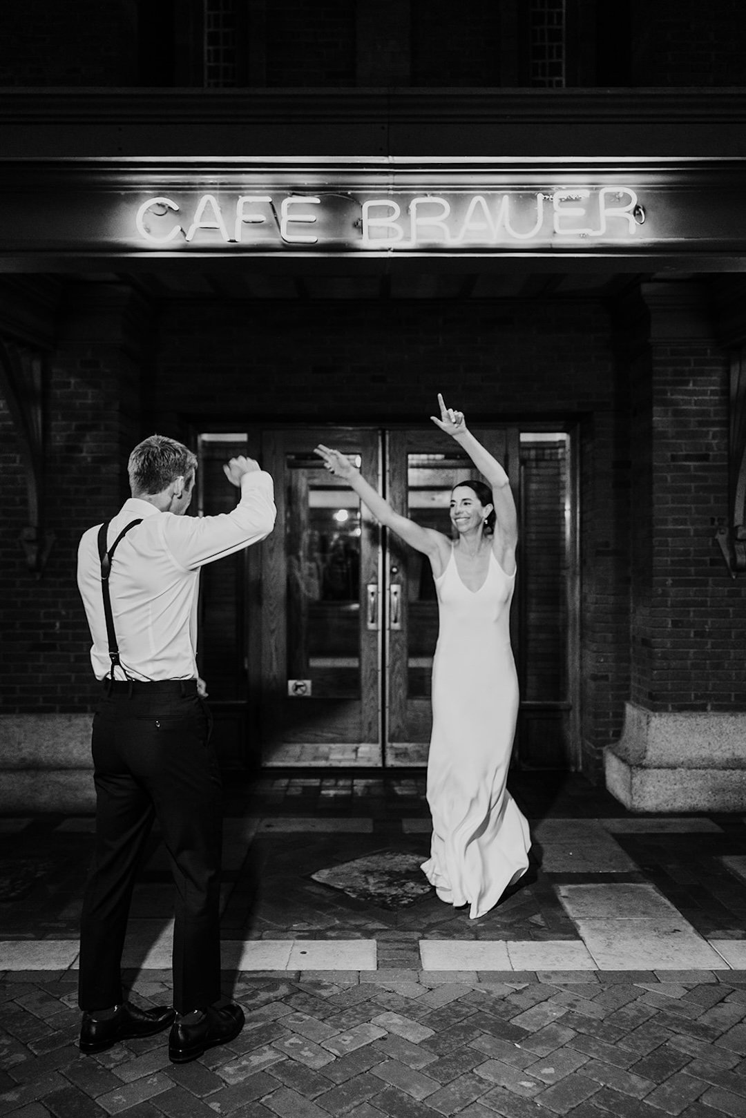 Cafe-Brauer-wedding-by-Emma-Mullins-Photography-10312025-520.jpg