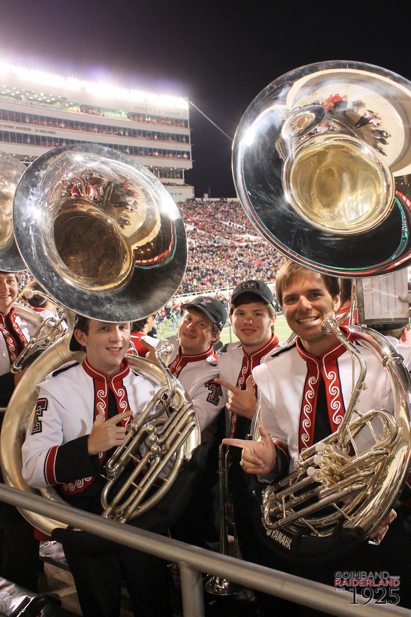 Make some noise boys!