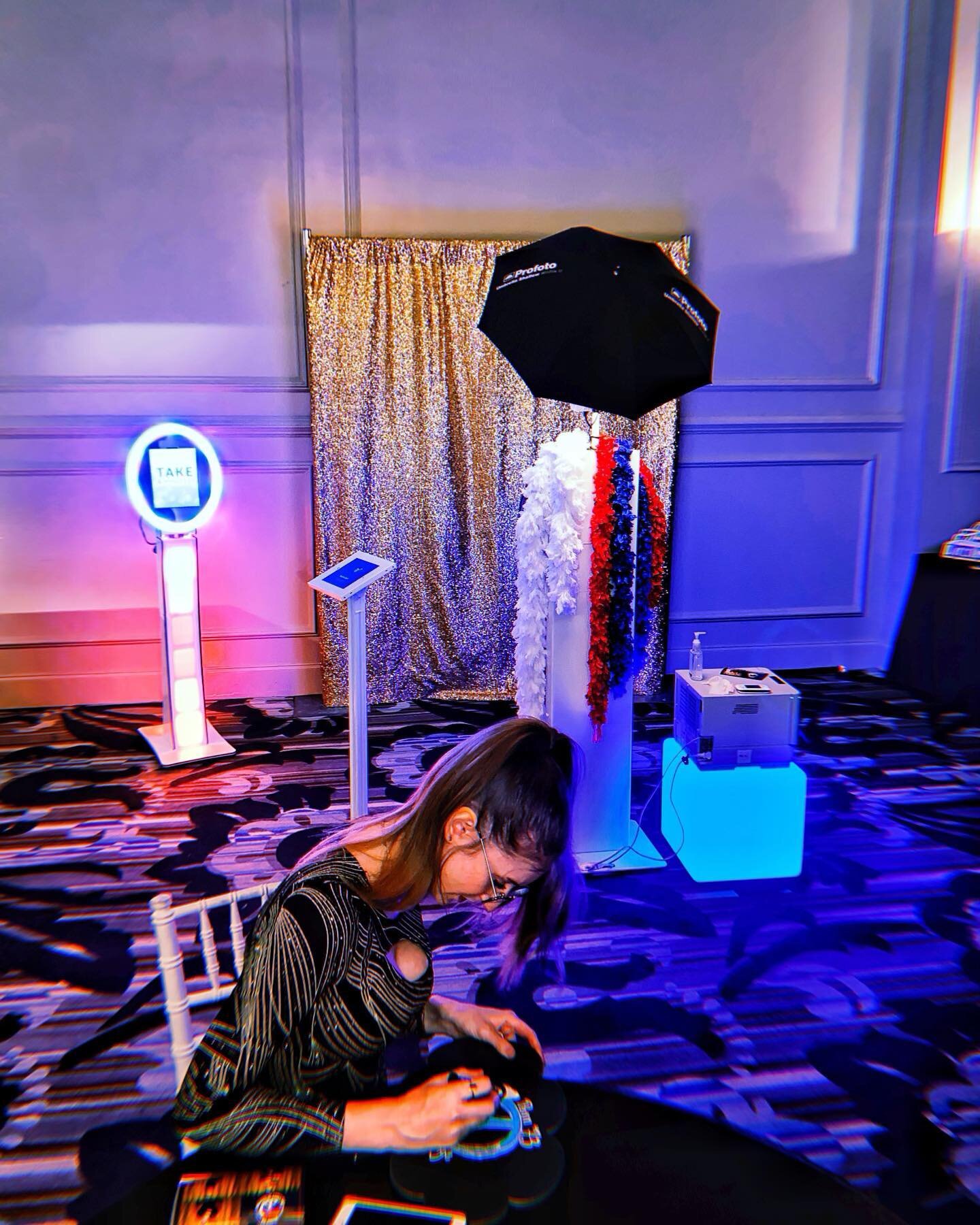 Our wonderful Old City Photo Booth artist! Emily customizes a speech bubble for every event!  #philadelphiaphotobooth #photobooth #instagood #instadaily #photoboothfun #oldcityphotobooth #philadelphiaevents #philadelphiaweddings #photooftheday #phill