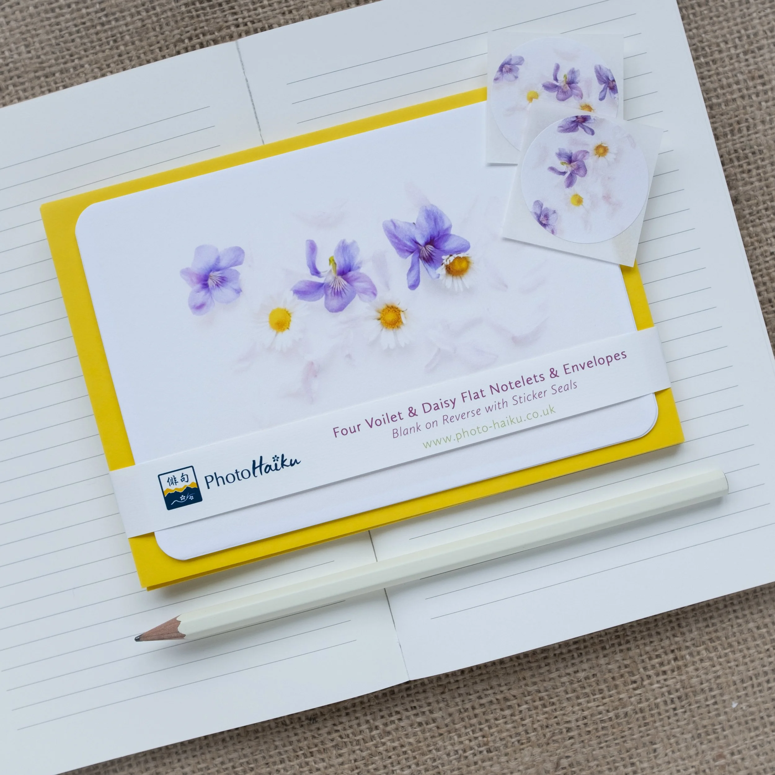 Wildflower notelets with violets and daisies.