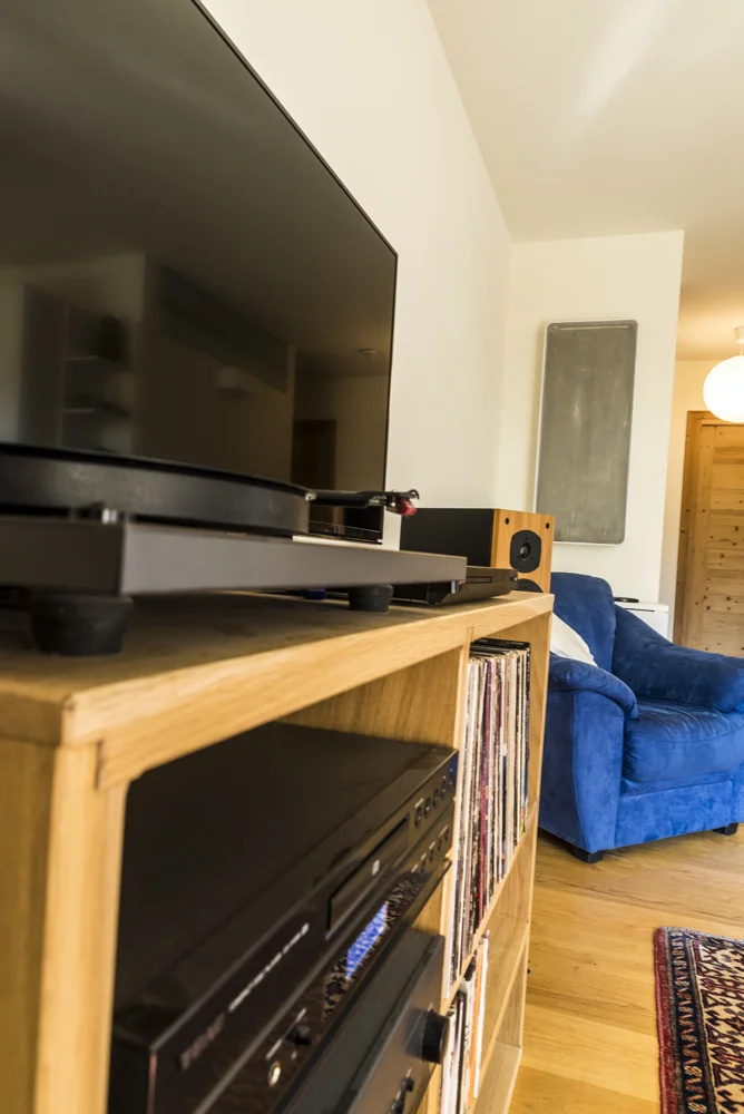 Apartment Betty Alpineeco Robbie Callow 091015-20.jpg