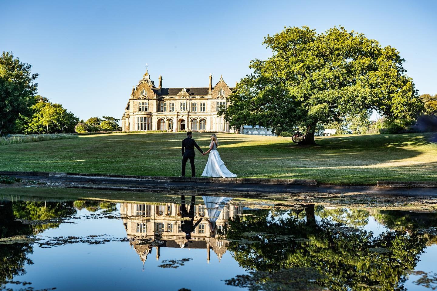 Another from @mattoroberts &amp; @steppingwithendo gorgeous wedding last week.
-
Wedding Venue: @clevedonhall
Cake: @crumbcakerybristol
Flowers: @daisylanefloral
DJ: @soundwaveentertainments
Makeup: @powderandpaintbristol
Hair: @Hollymaehair
Wedding 