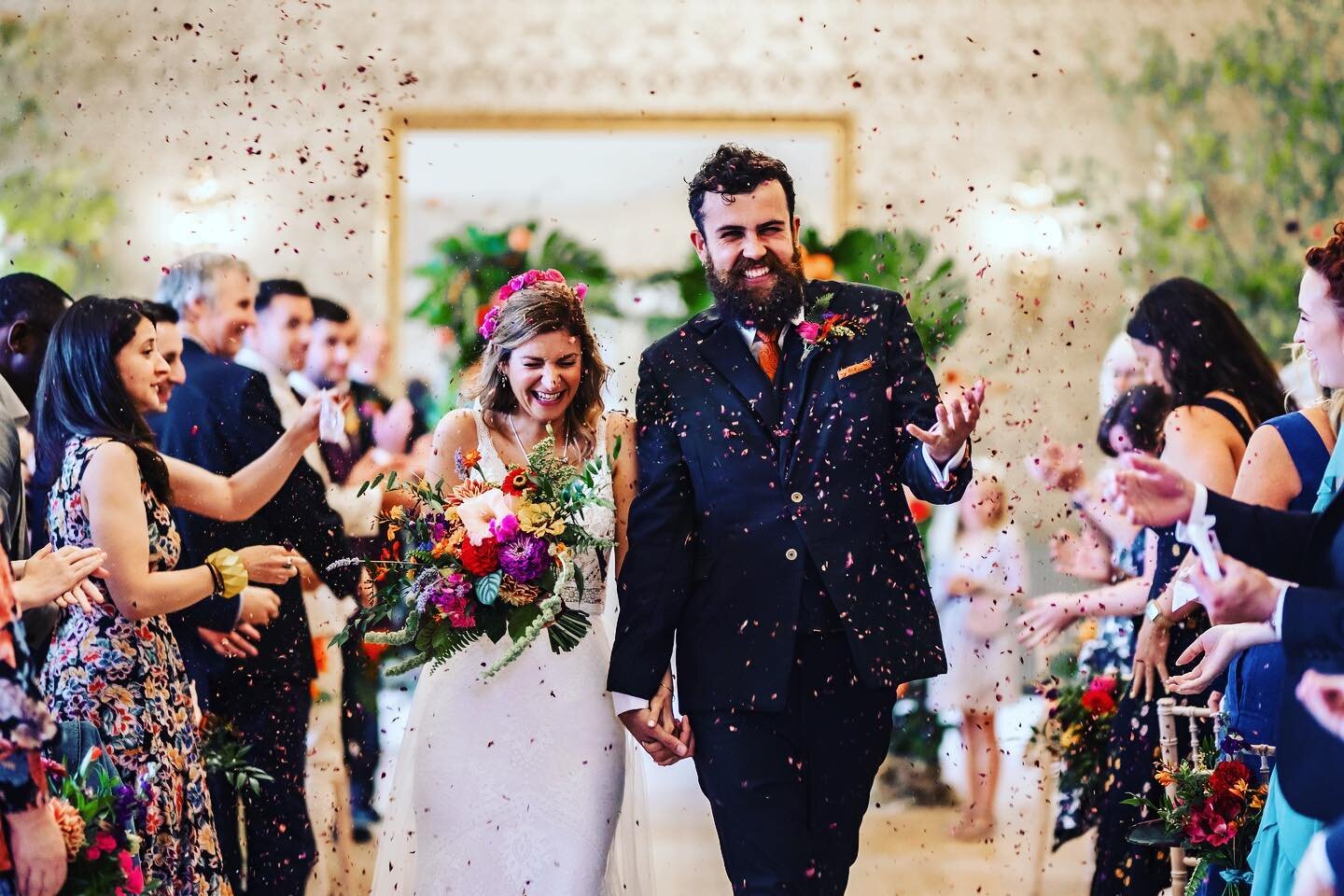 Ruben &amp; Ella love animals, dressing up, dancing and each other. Their wedding at @bristolzoo had oodles of these things. Here are a few of my faves snaps. 
- 
Wedding Venue: @thecliftonpavilion 
Flowers: @theramblingrose_bristol
Makeup: @hcbrides