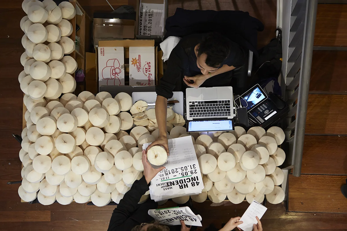 A Novel Merchant (performance documentation), 2015, performed as part of 48 HR Incident , 4A Centre for Contemporary Asian Art. Photo: Zan Wimberley. Copyright JD Reforma.