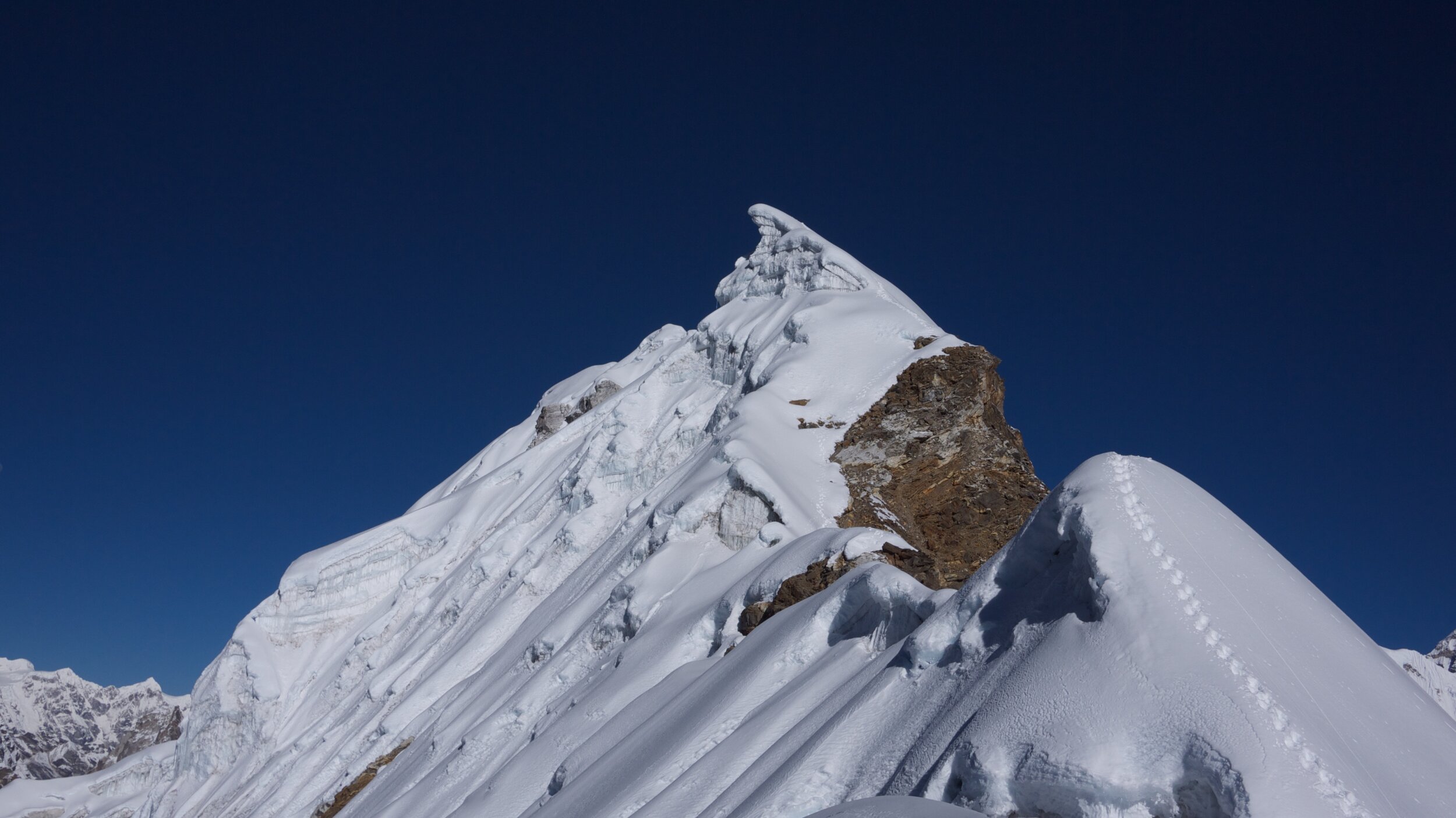 Lobuche East Peak 6119M