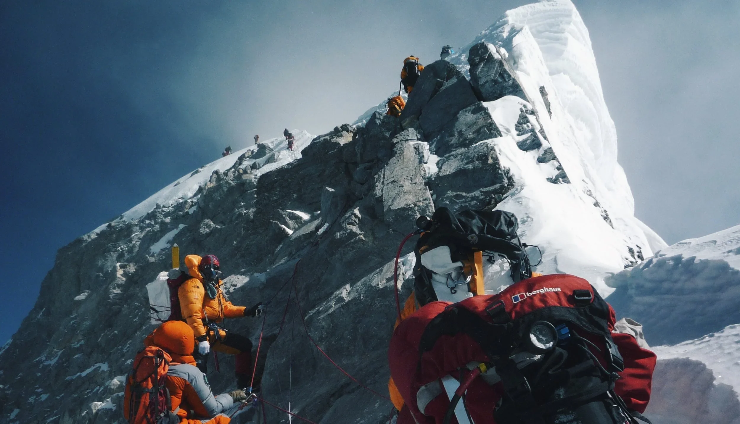 mount everest garbage problem