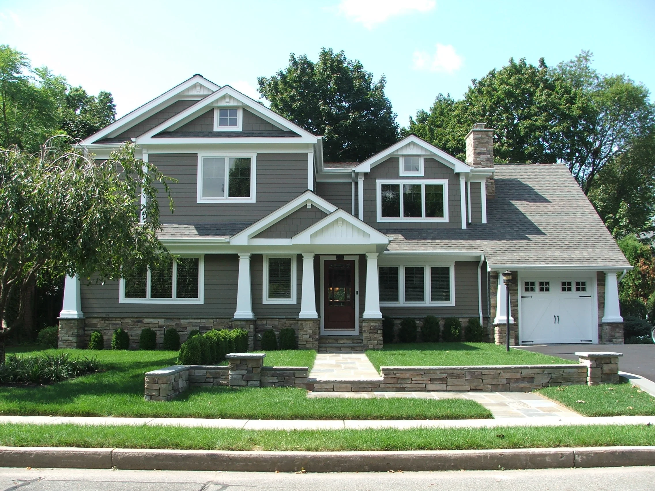 Roxbury Rd front #2.JPG