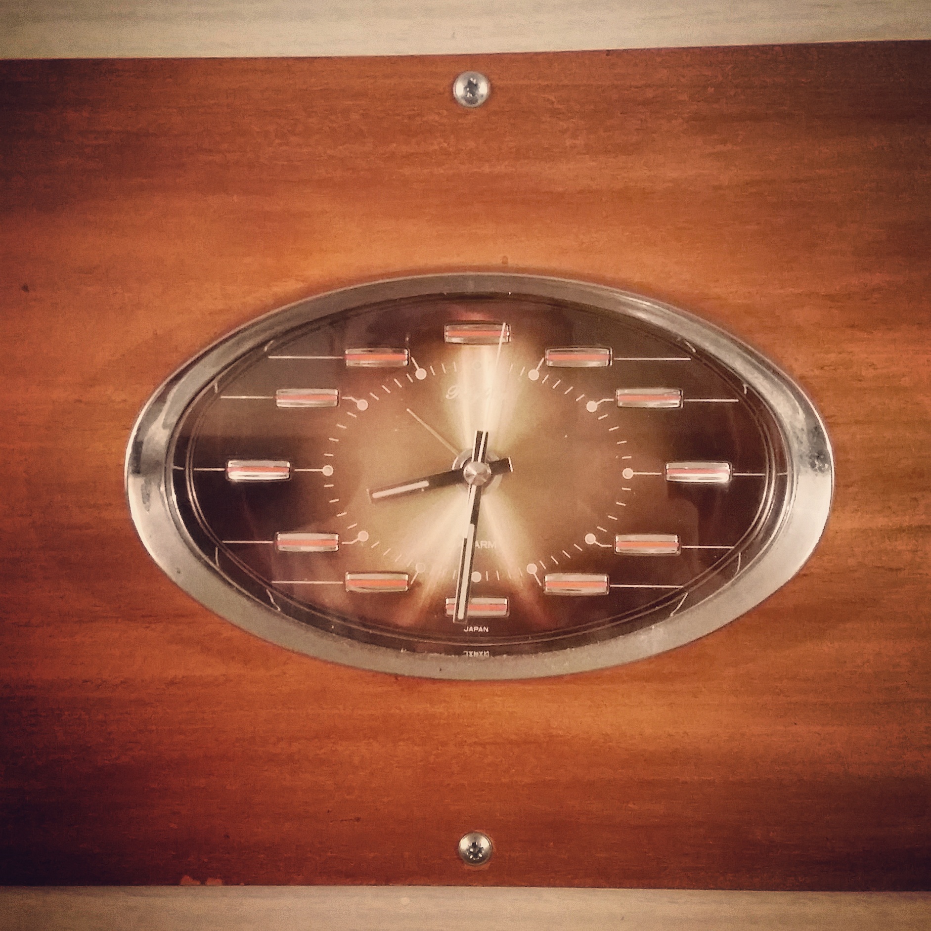 Vintage-ness - a wind up clock