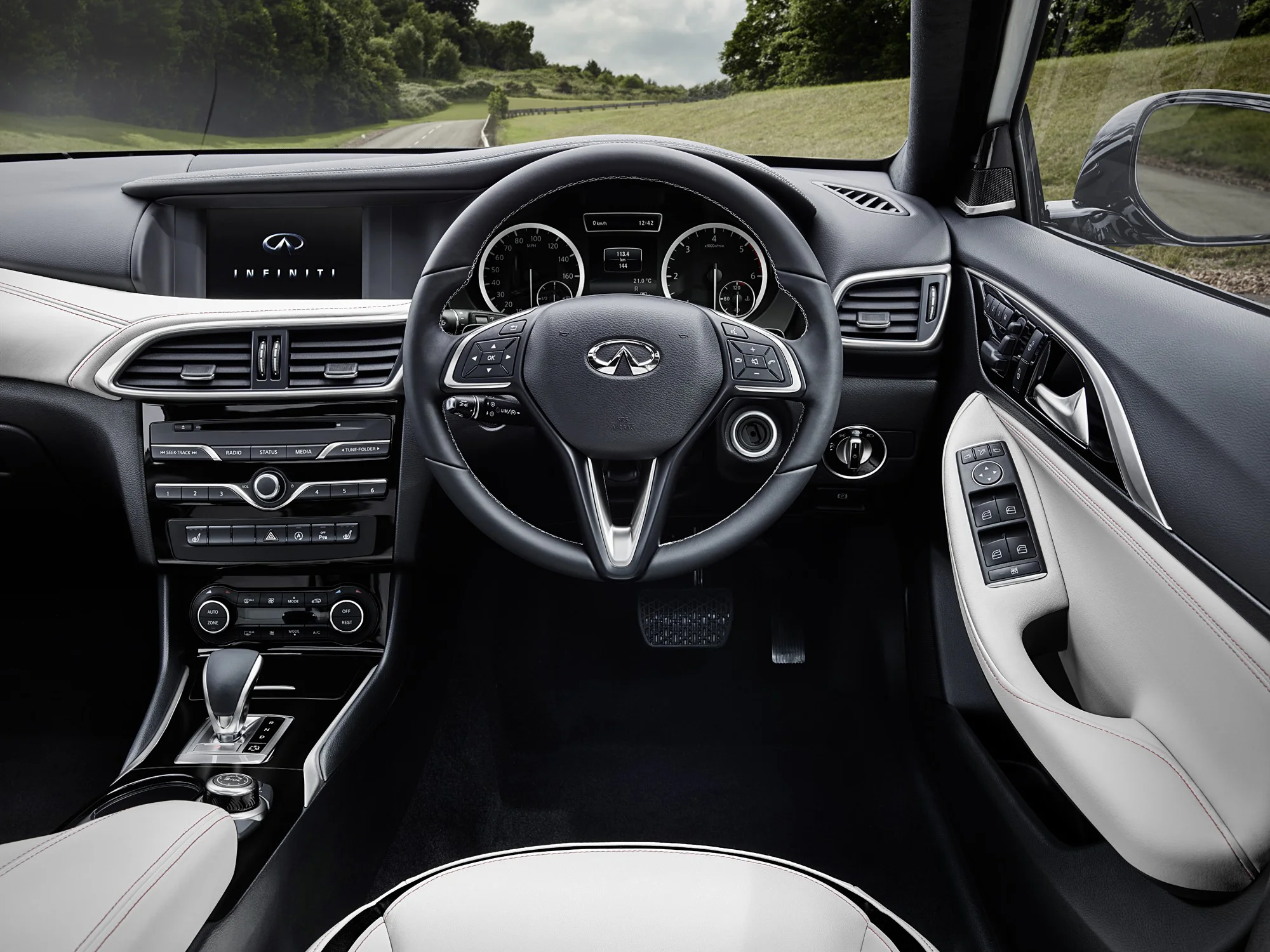 Infiniti Q30 interior revealed