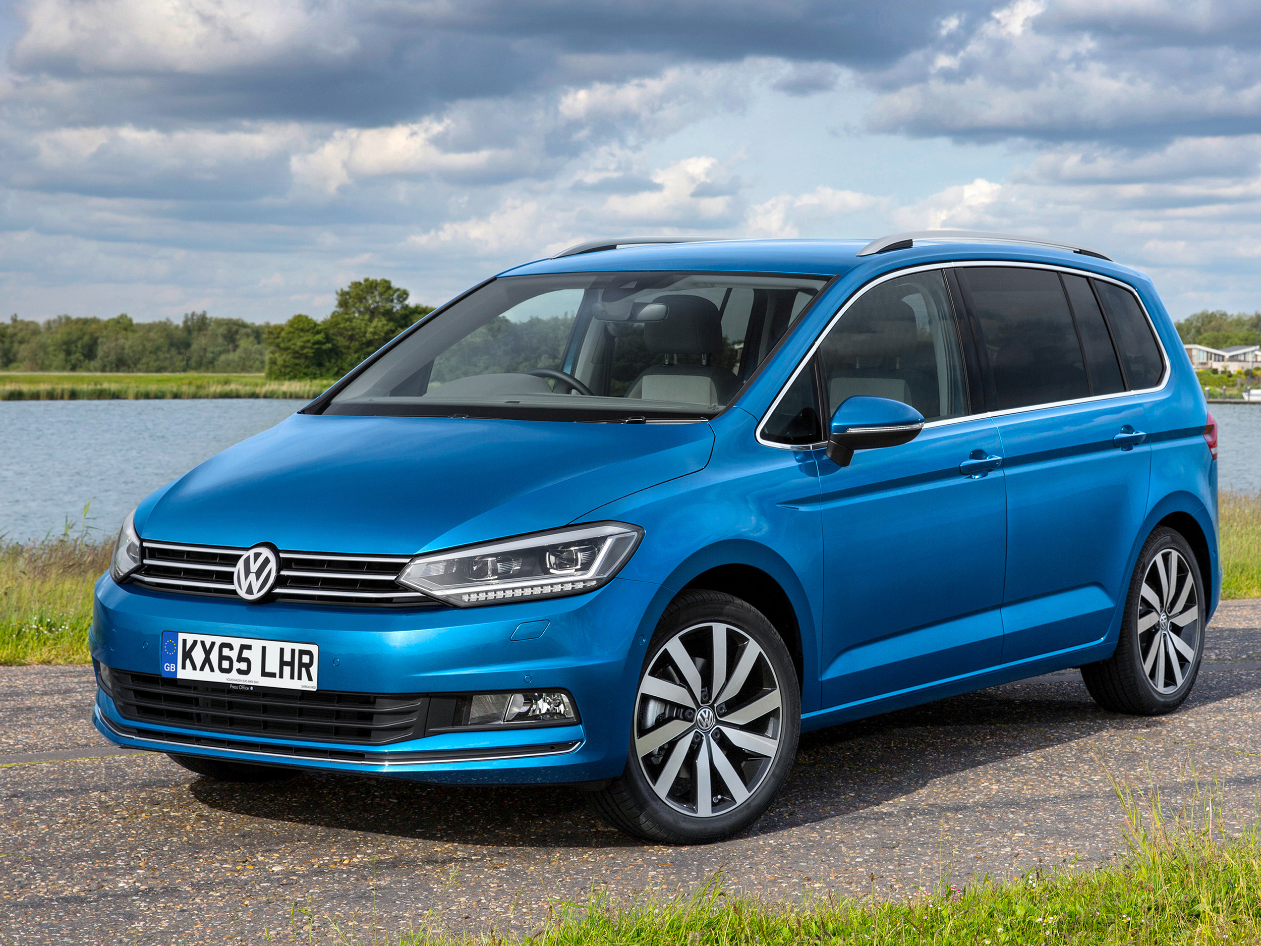 Volkswagen confirms new Touran pricing