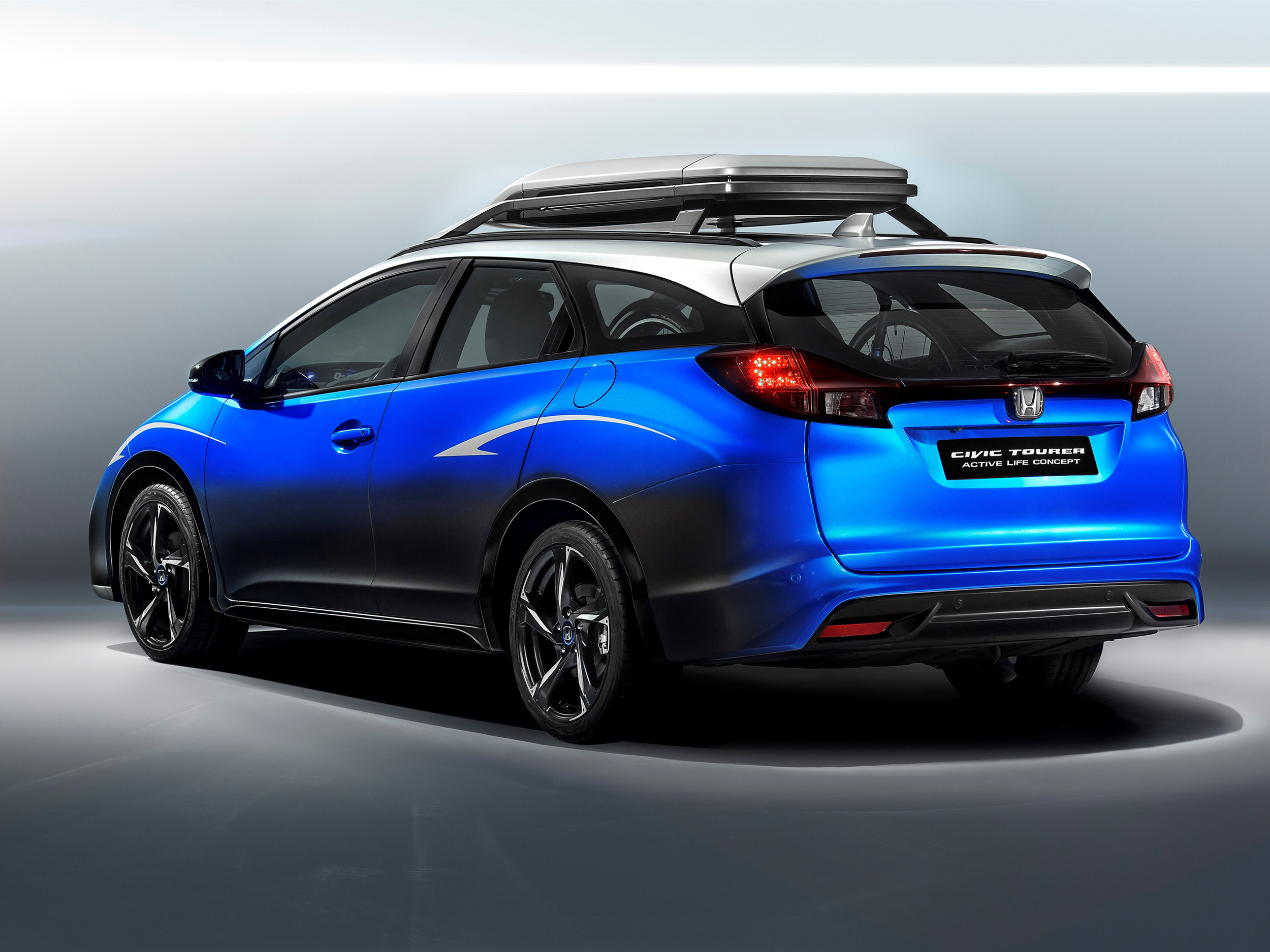 Honda unveils new Civic Tourer Active Life concept