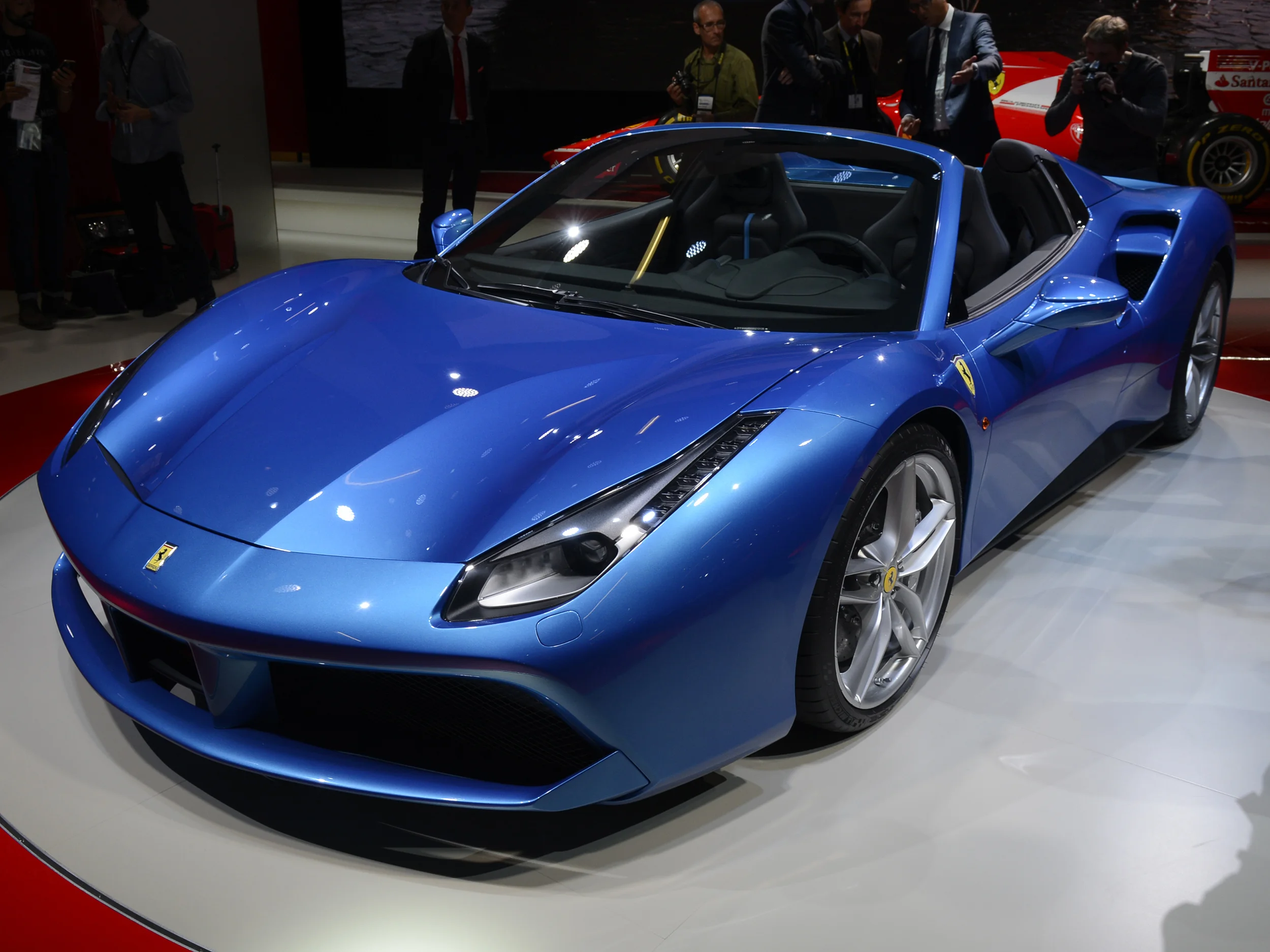 Ferrari 488 Spider debuts in Frankfurt