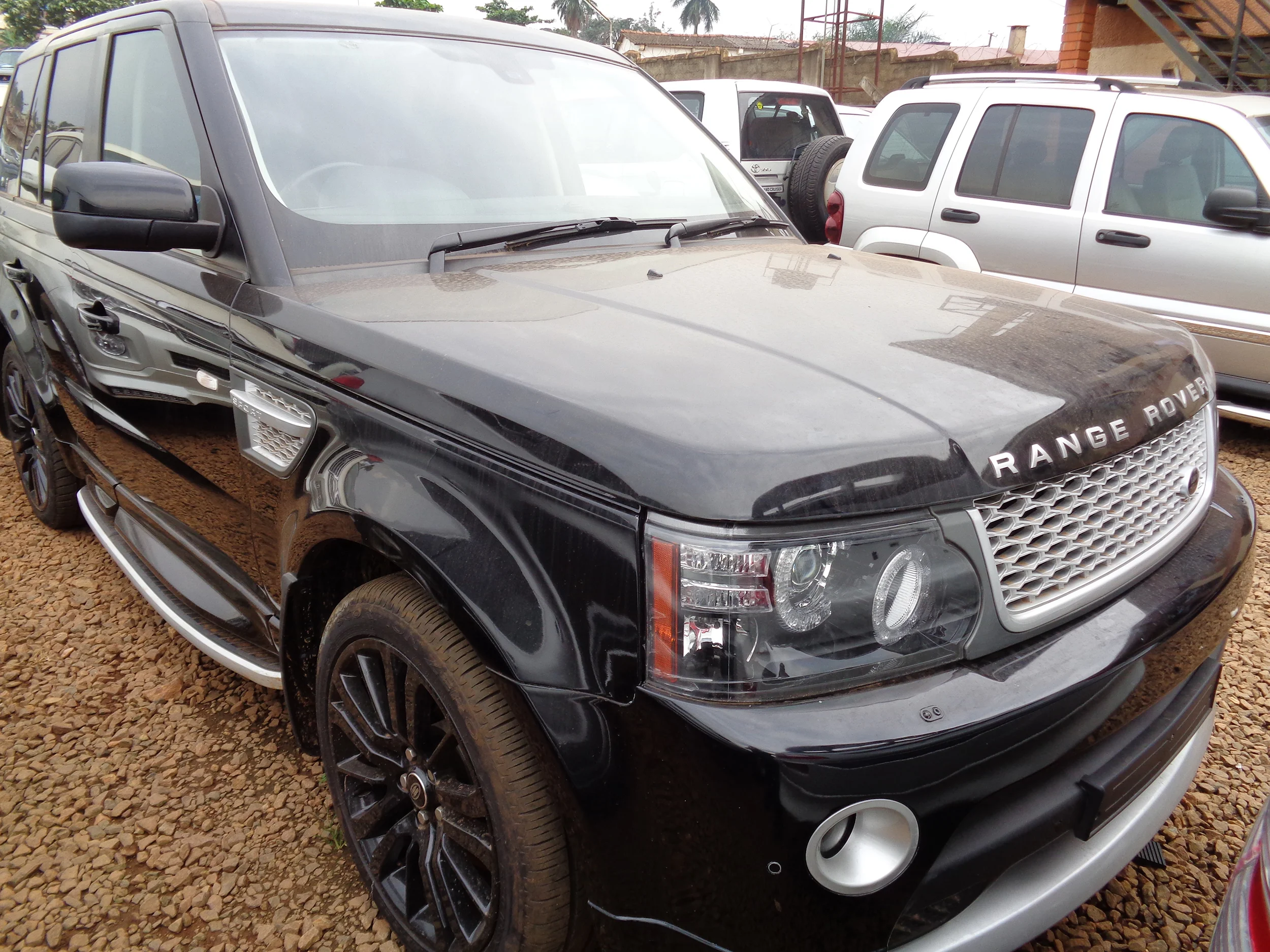 London to Uganda car-smuggling operation dismantled