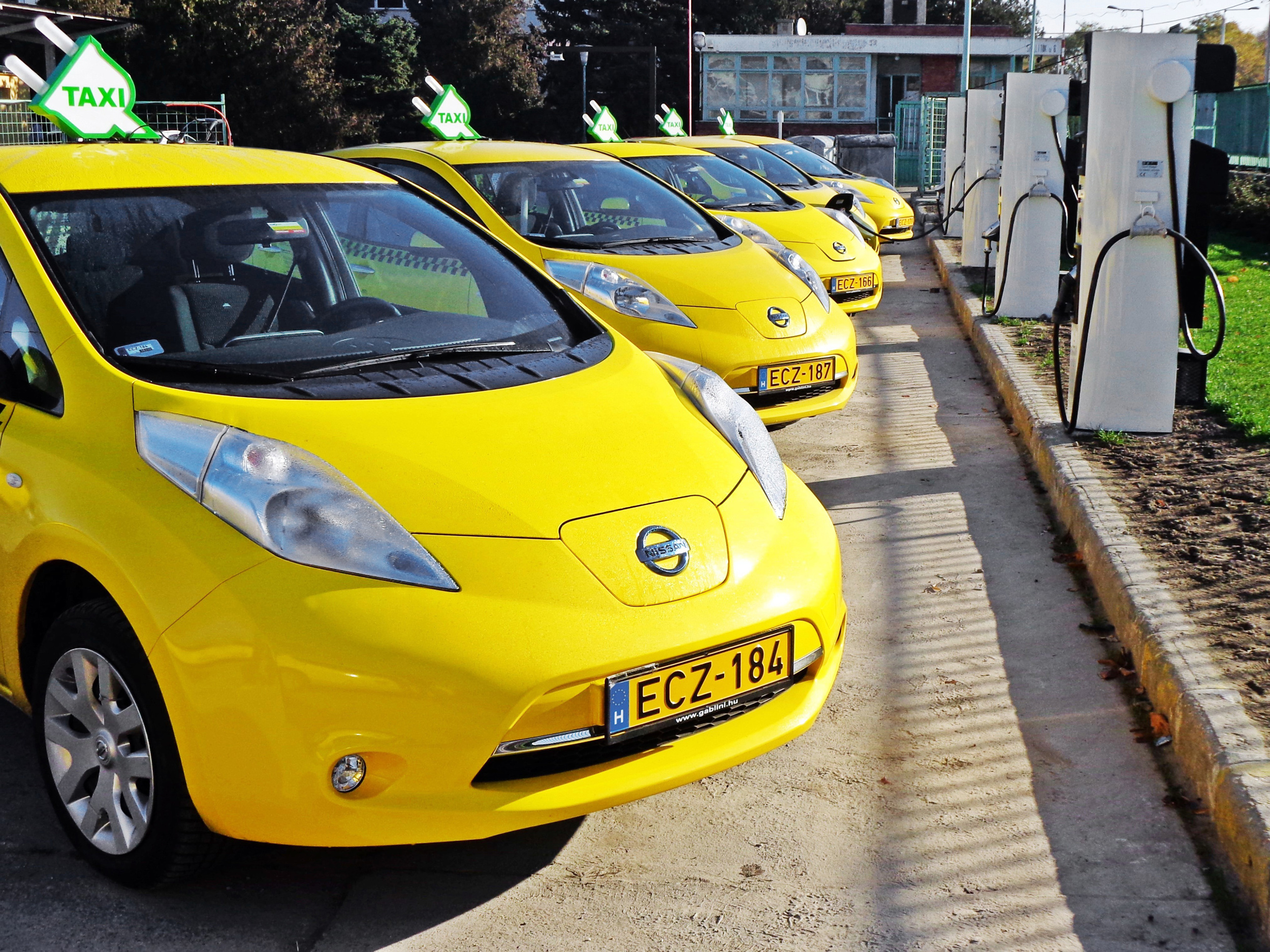 Nissan's European Taxi Tally Tops 500