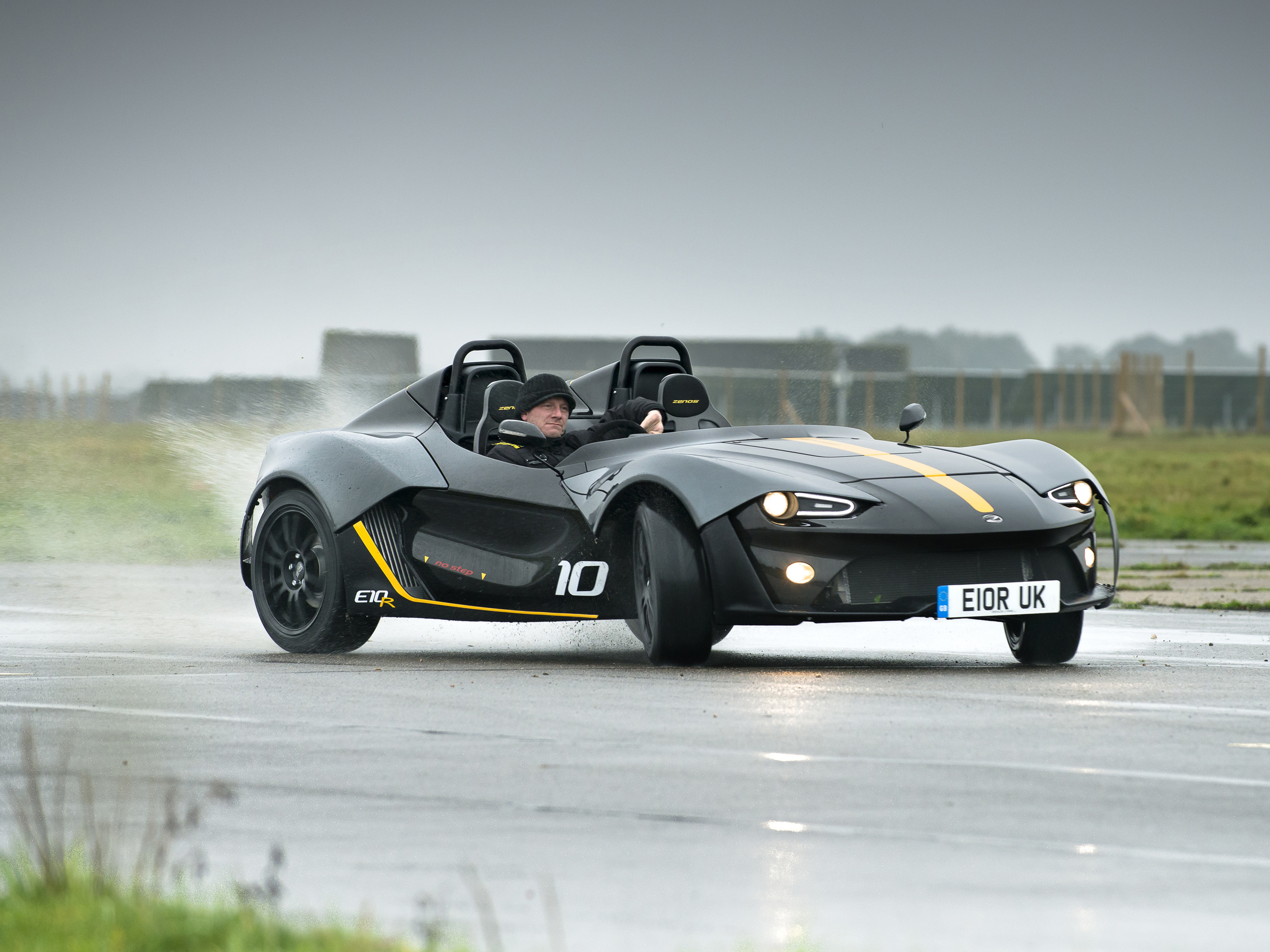 Zenos_E10_R_all-04.jpg