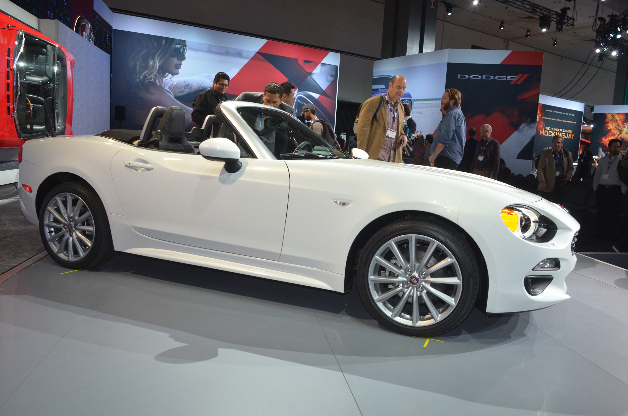 Fiat reveals new 124 Spider at Los Angels Auto Show