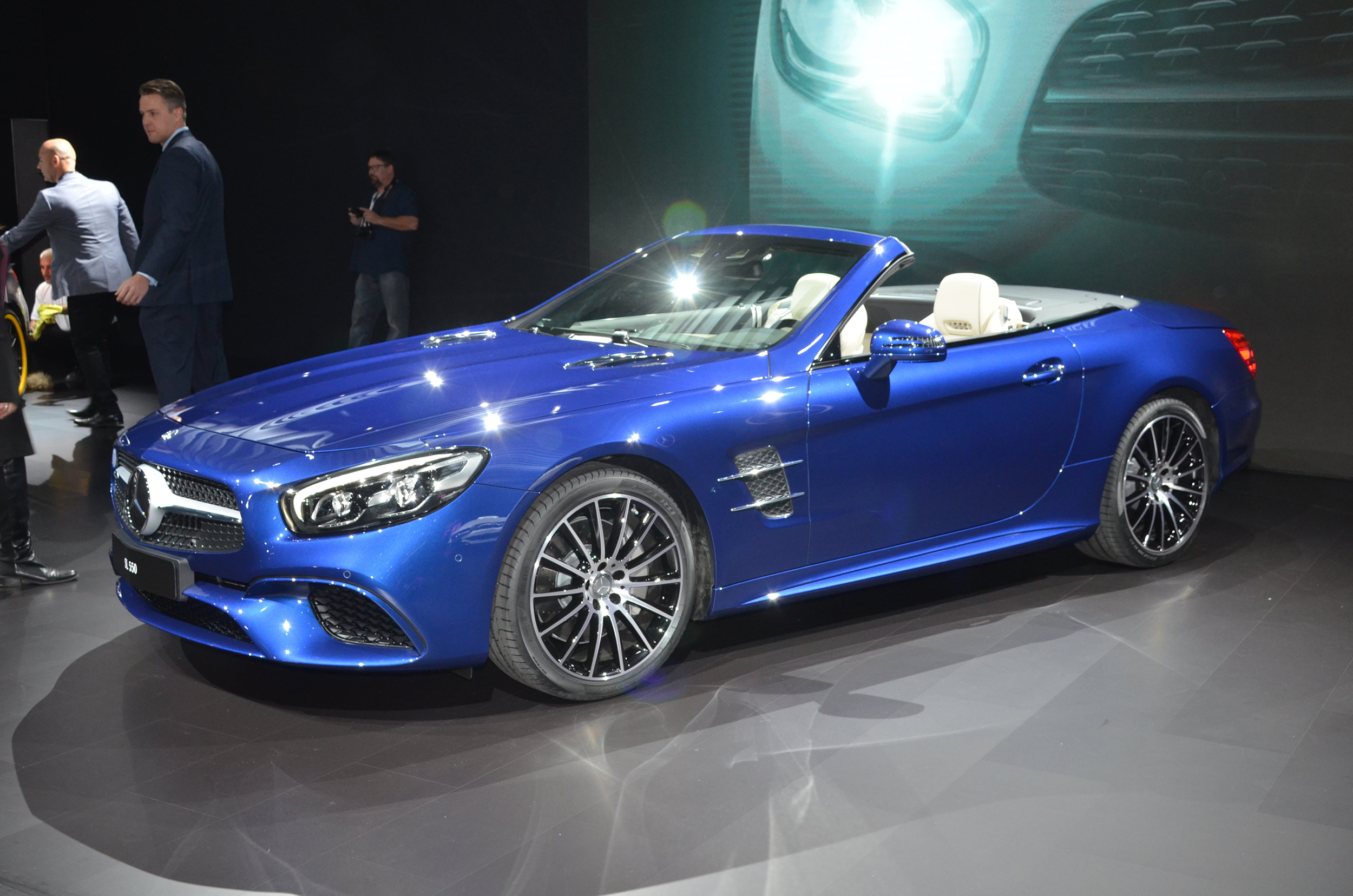 Facelifted Mercedes SL revealed in LA