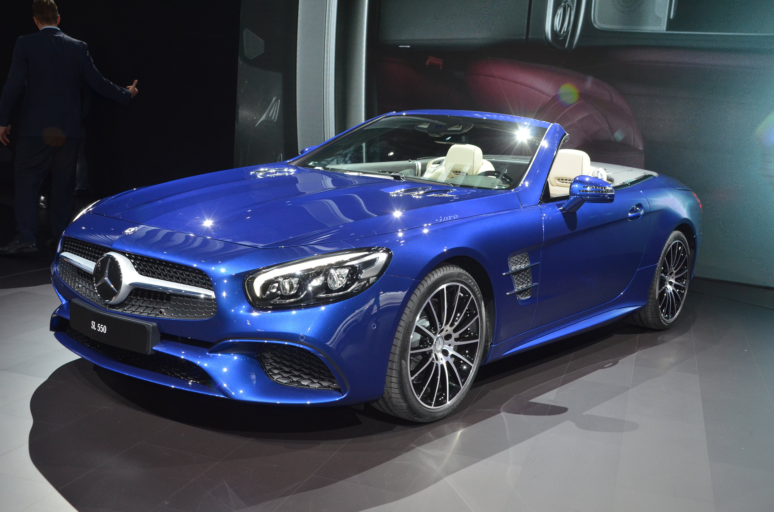 Facelifted Mercedes SL revealed in LA