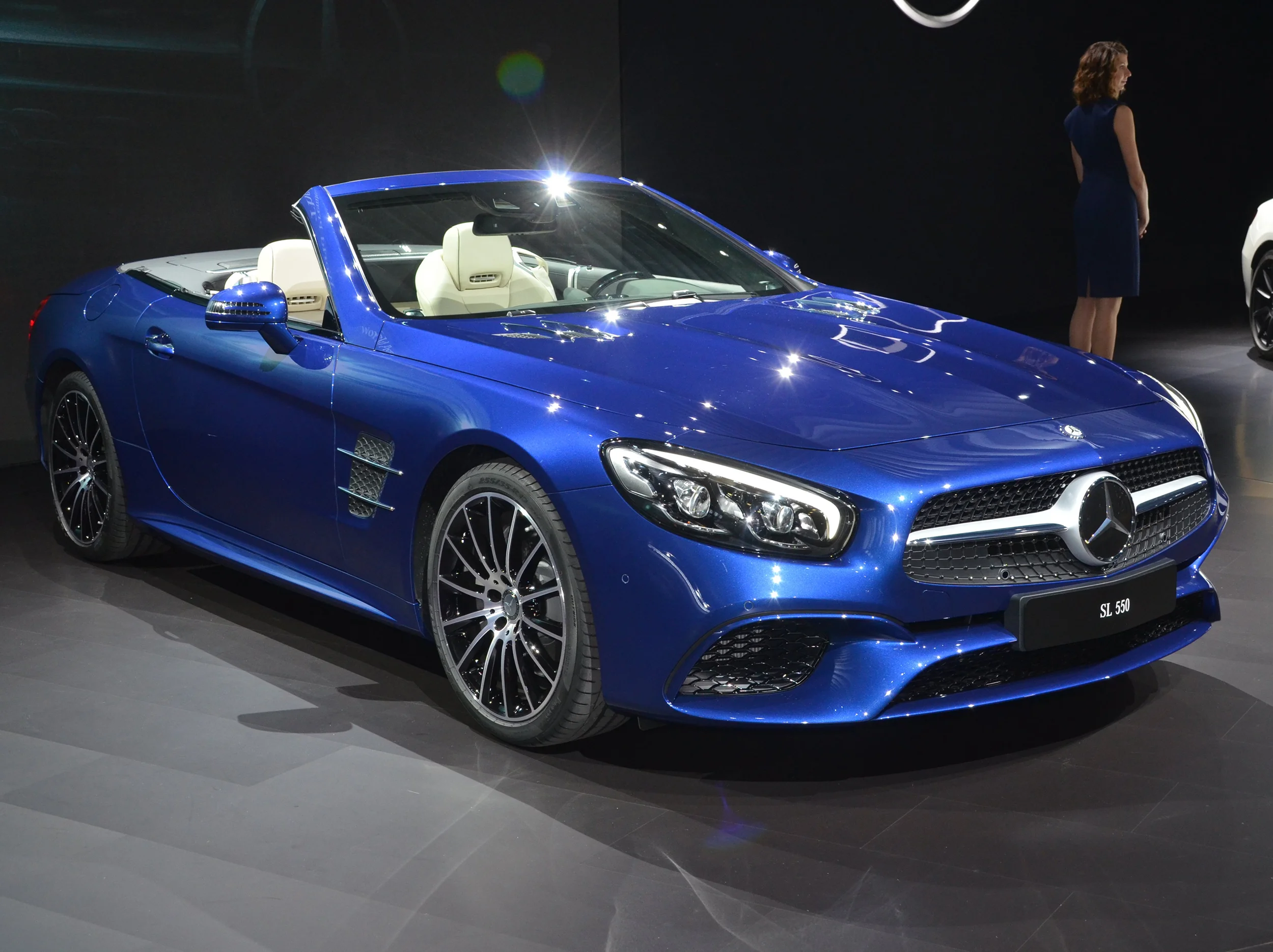 Facelifted Mercedes SL revealed in LA