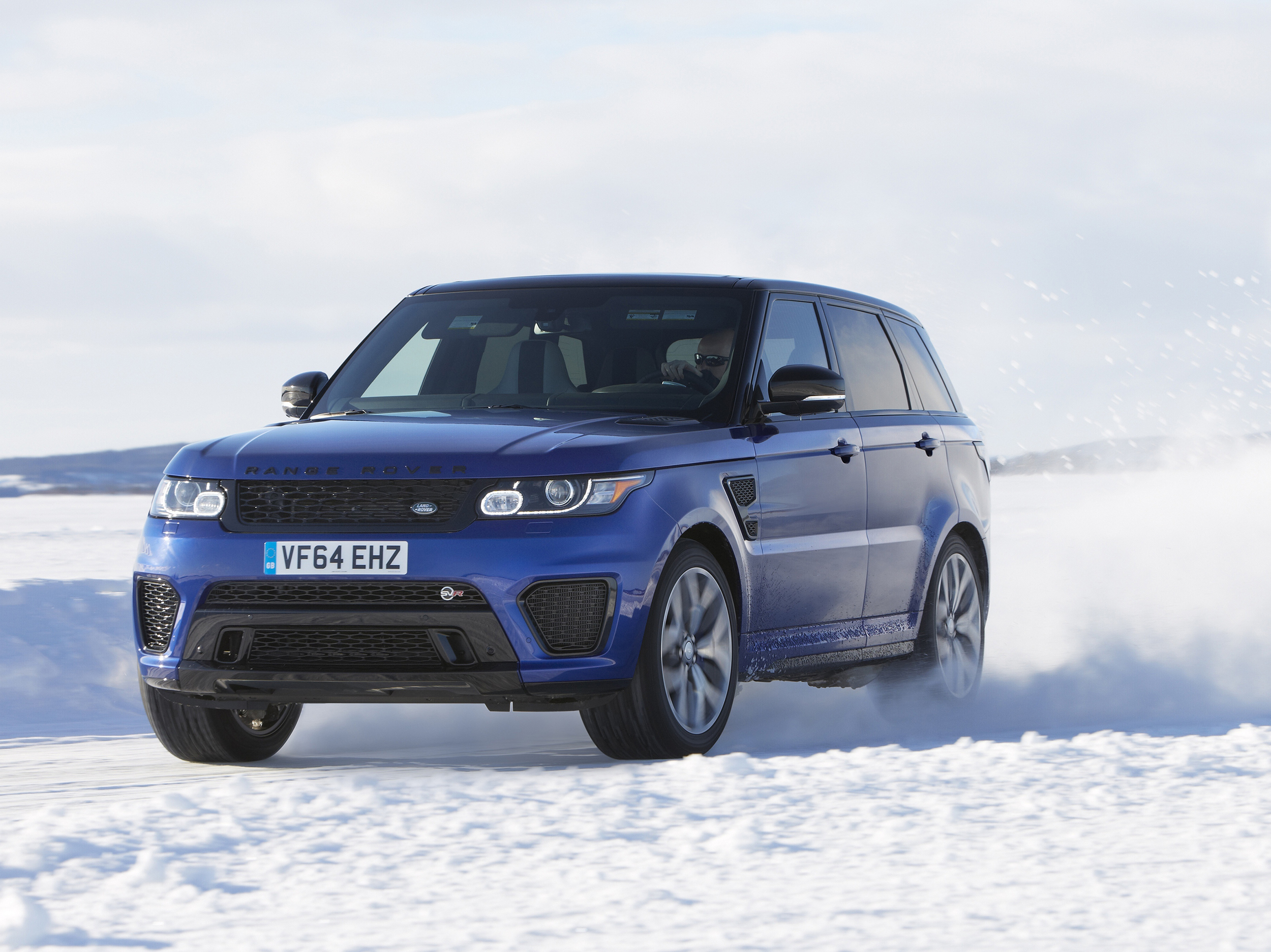 Range Rover Sport SVR tackles frozen Silverstone