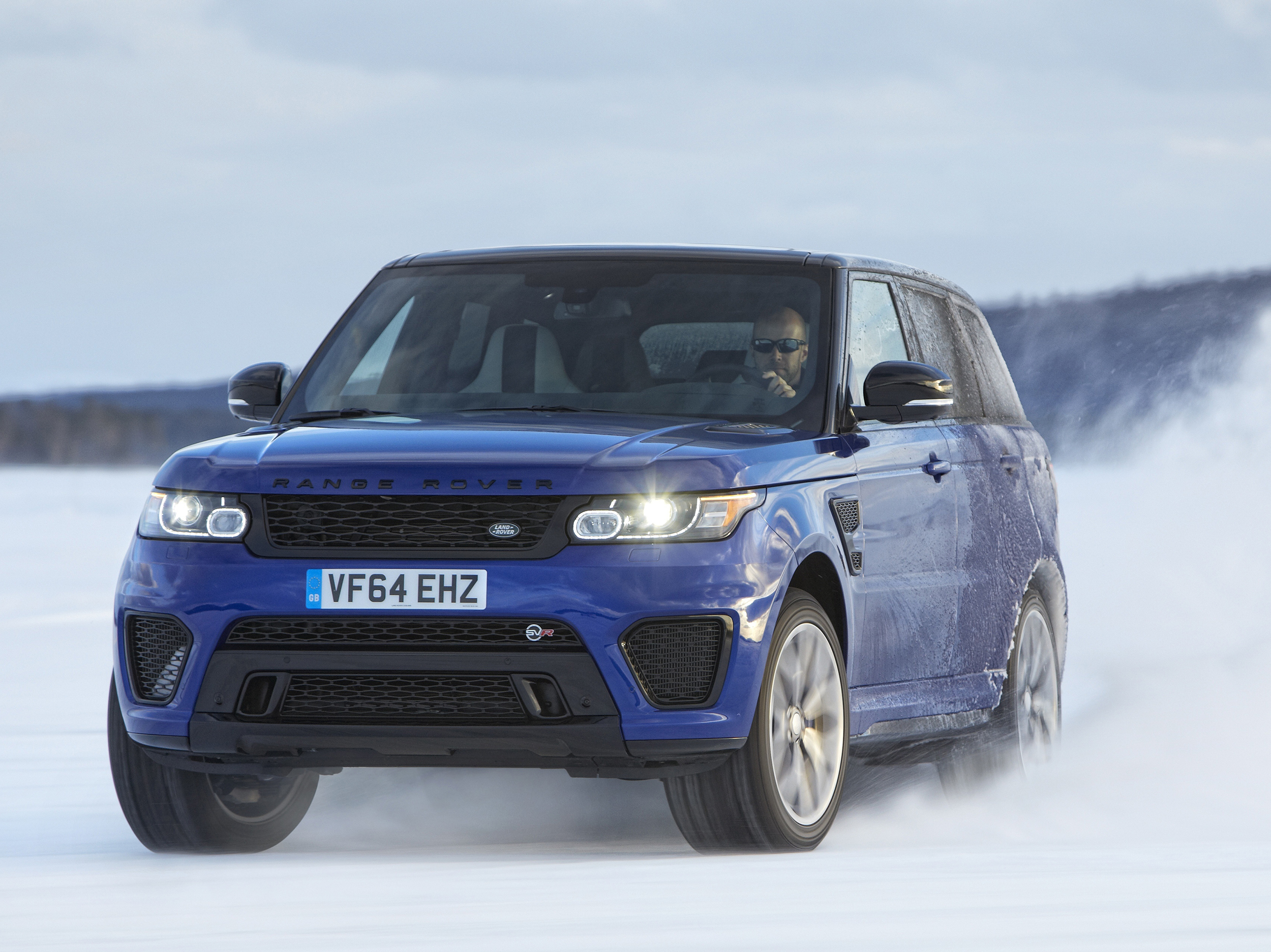 Range Rover Sport SVR tackles frozen Silverstone
