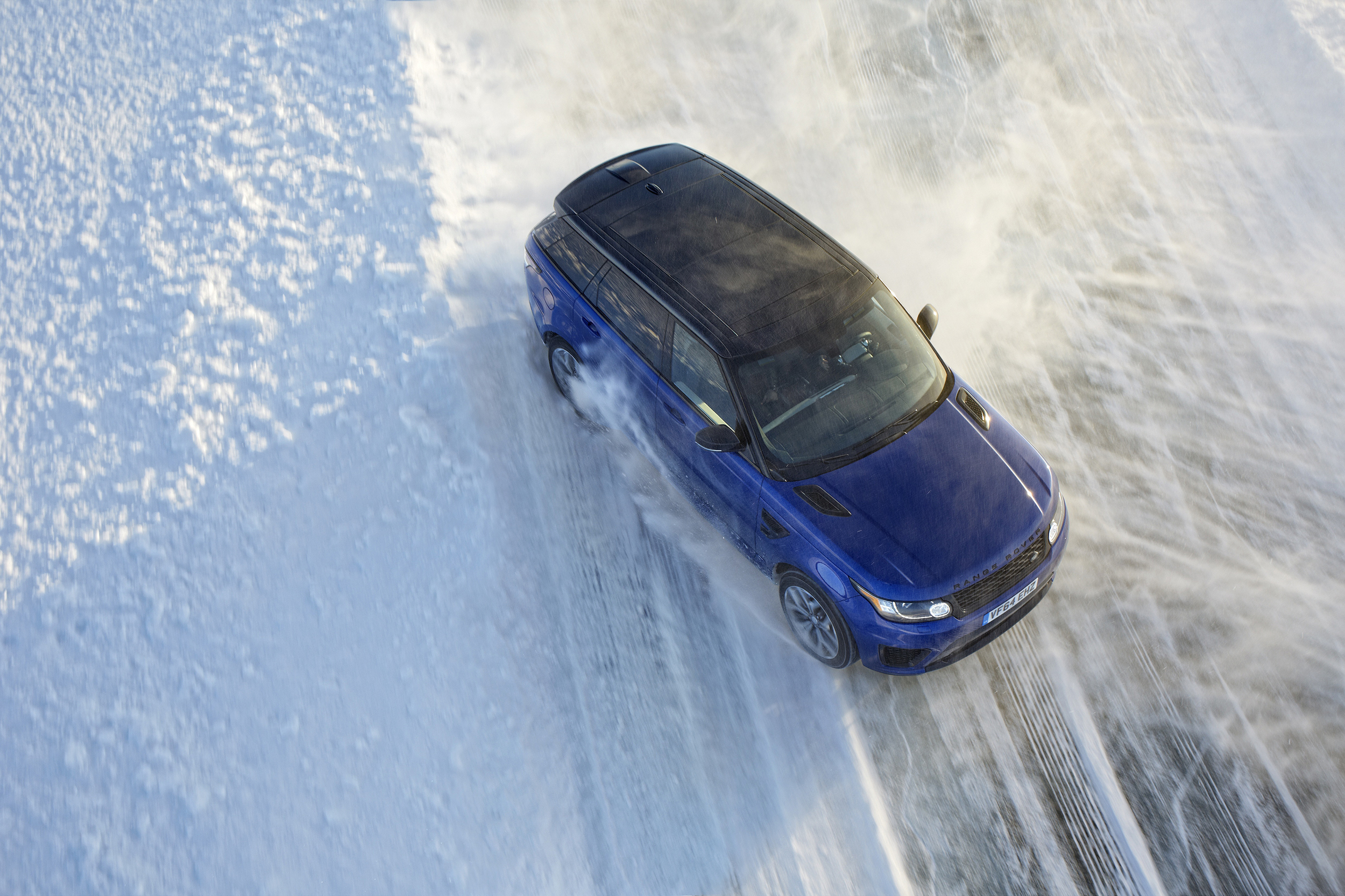 Range Rover Sport SVR tackles frozen Silverstone