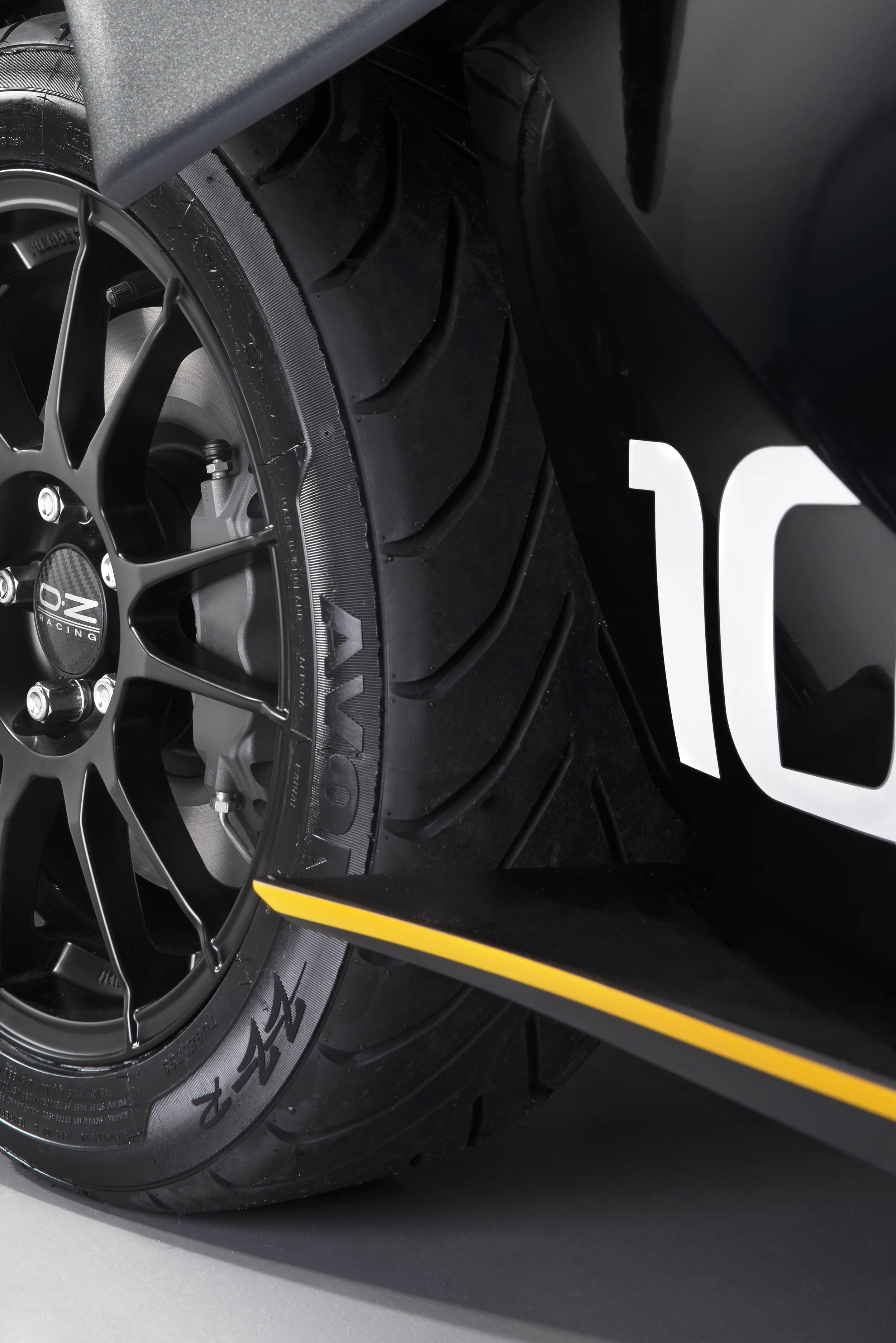 Zenos plans more powerful E10 'R'