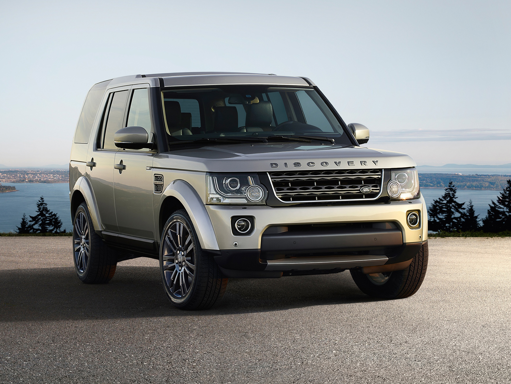 New Land Rover Discovery models revealed
