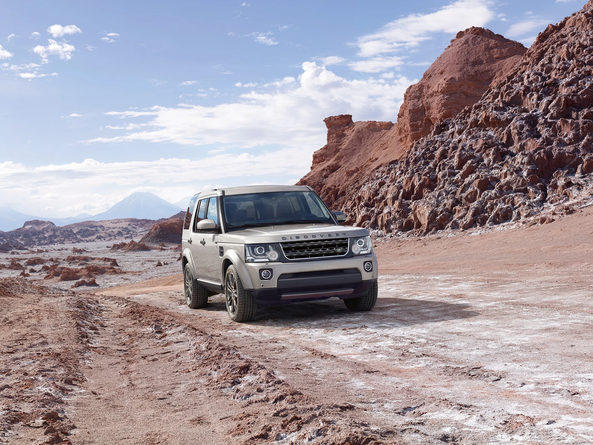 New Land Rover Discovery models revealed
