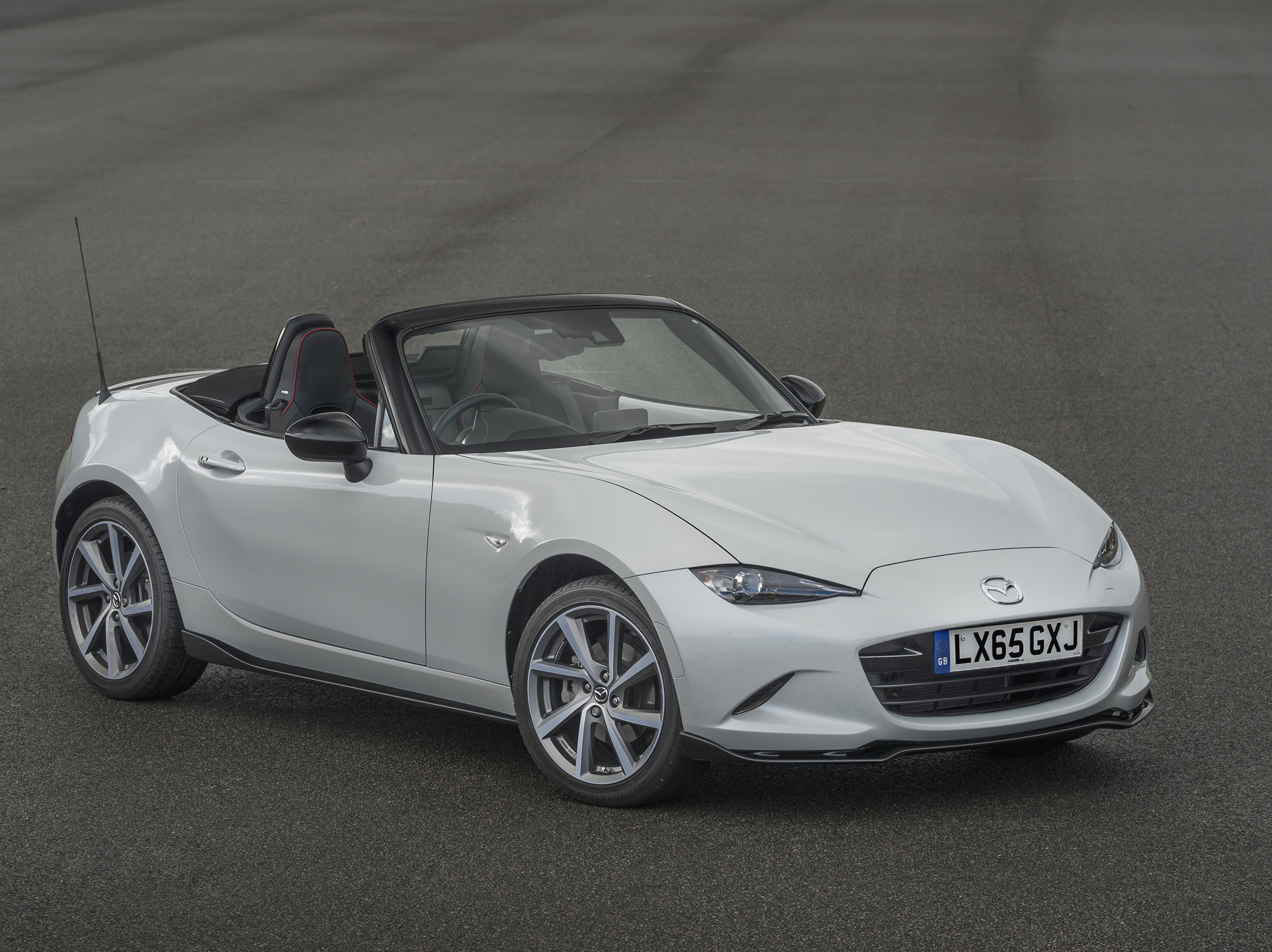 Limited Edition Mazda MX-5 Sport Recaro unveiled