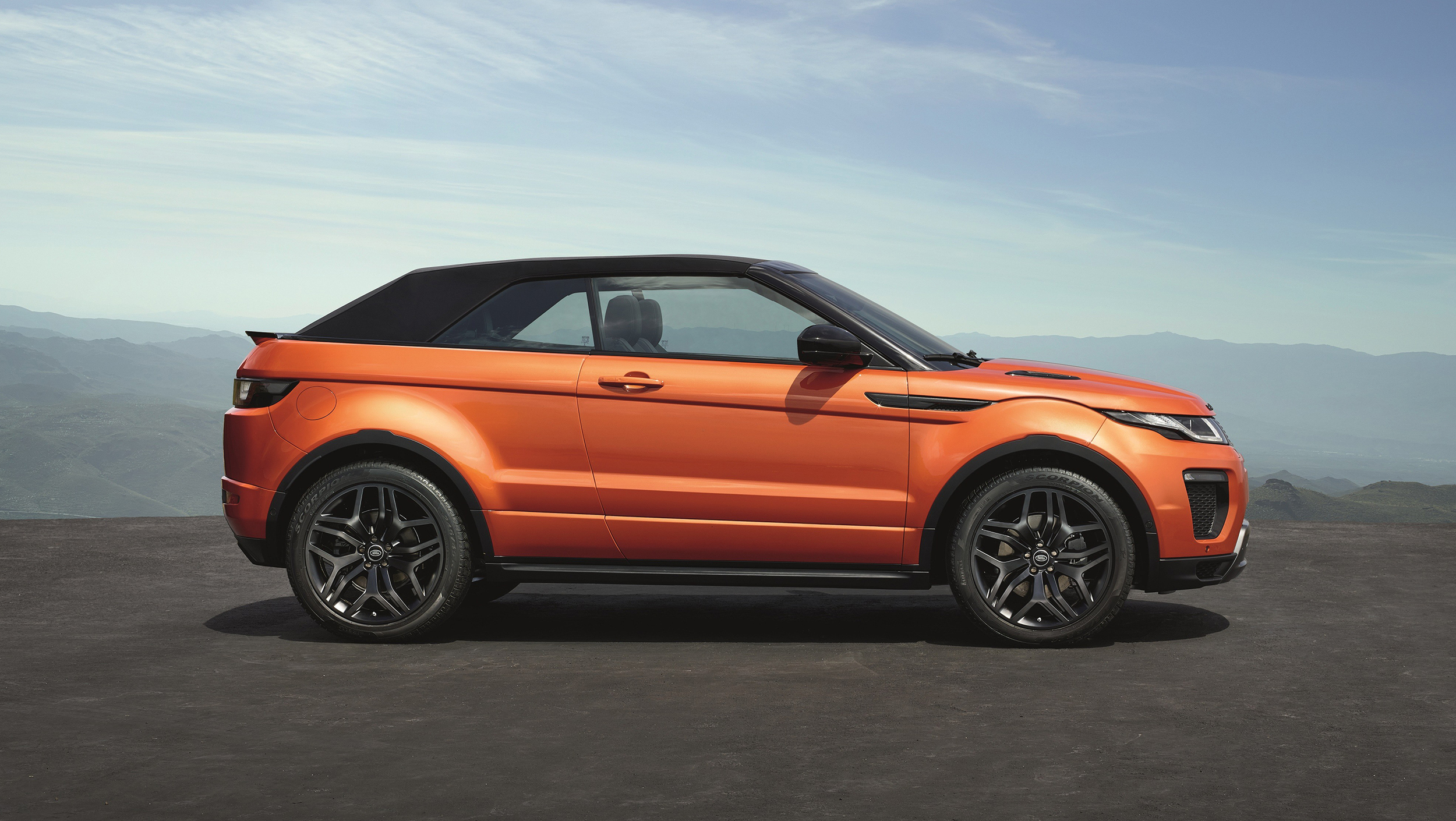 Range Rover Evoque Convertible revealed