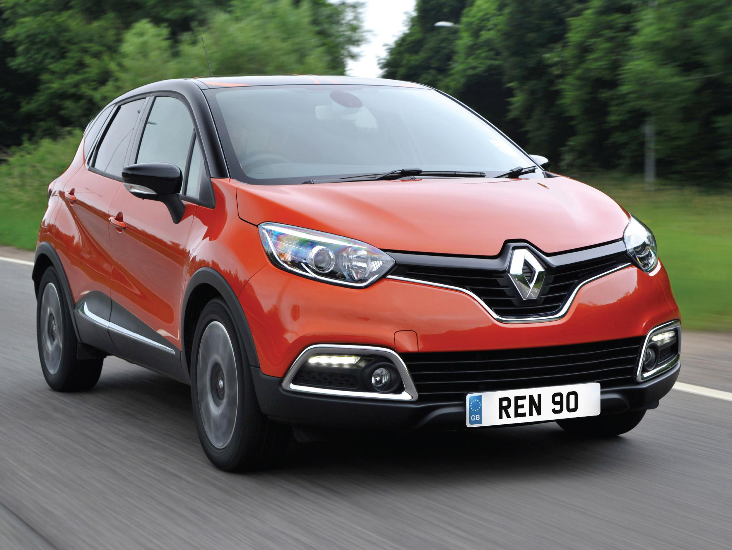 Renault Clio and Captur upgraded