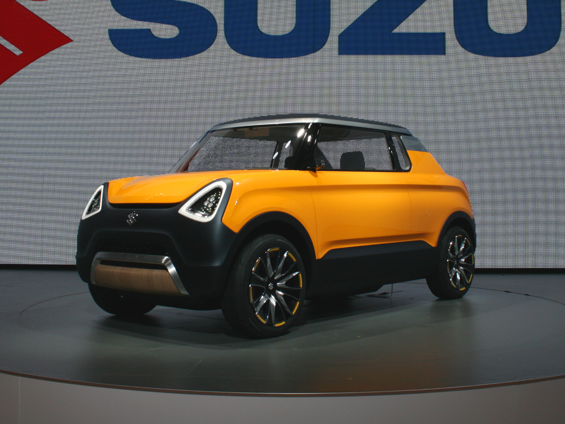 Suzuki unveils Mighty Deck in Tokyo