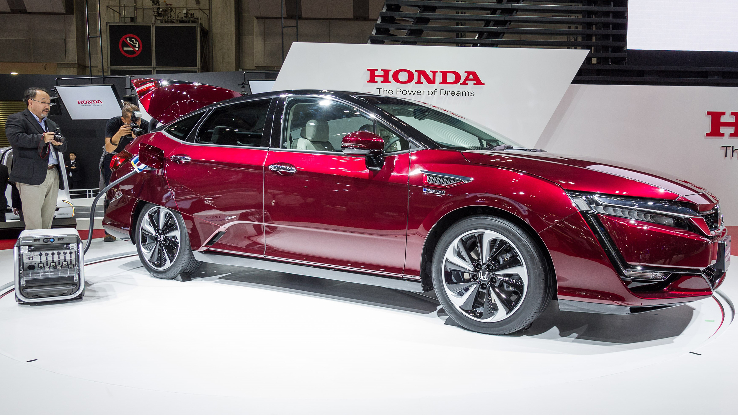 Honda reveals new Clarity FCV