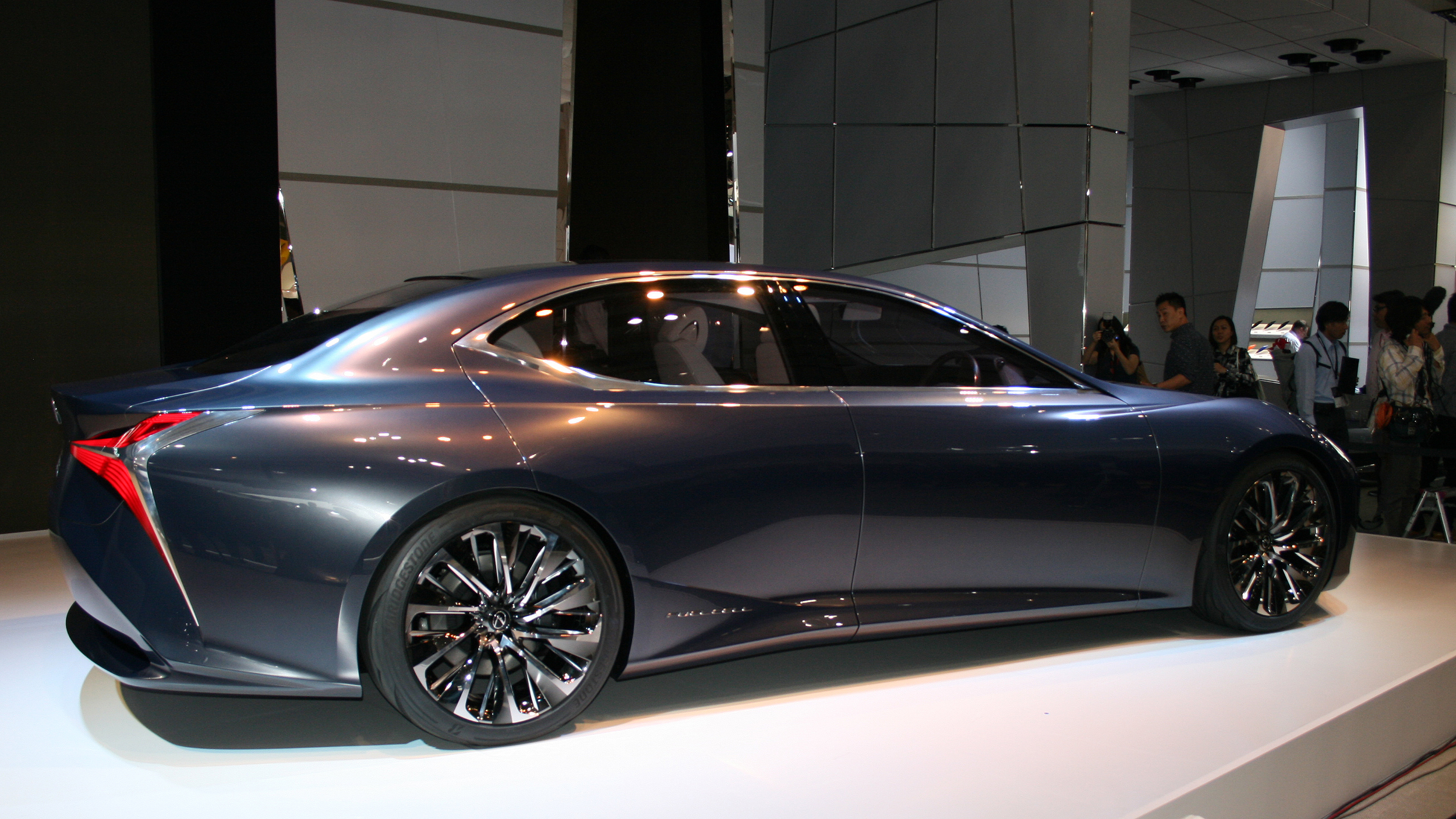 Lexus LF-FC concept revealed in Tokyo