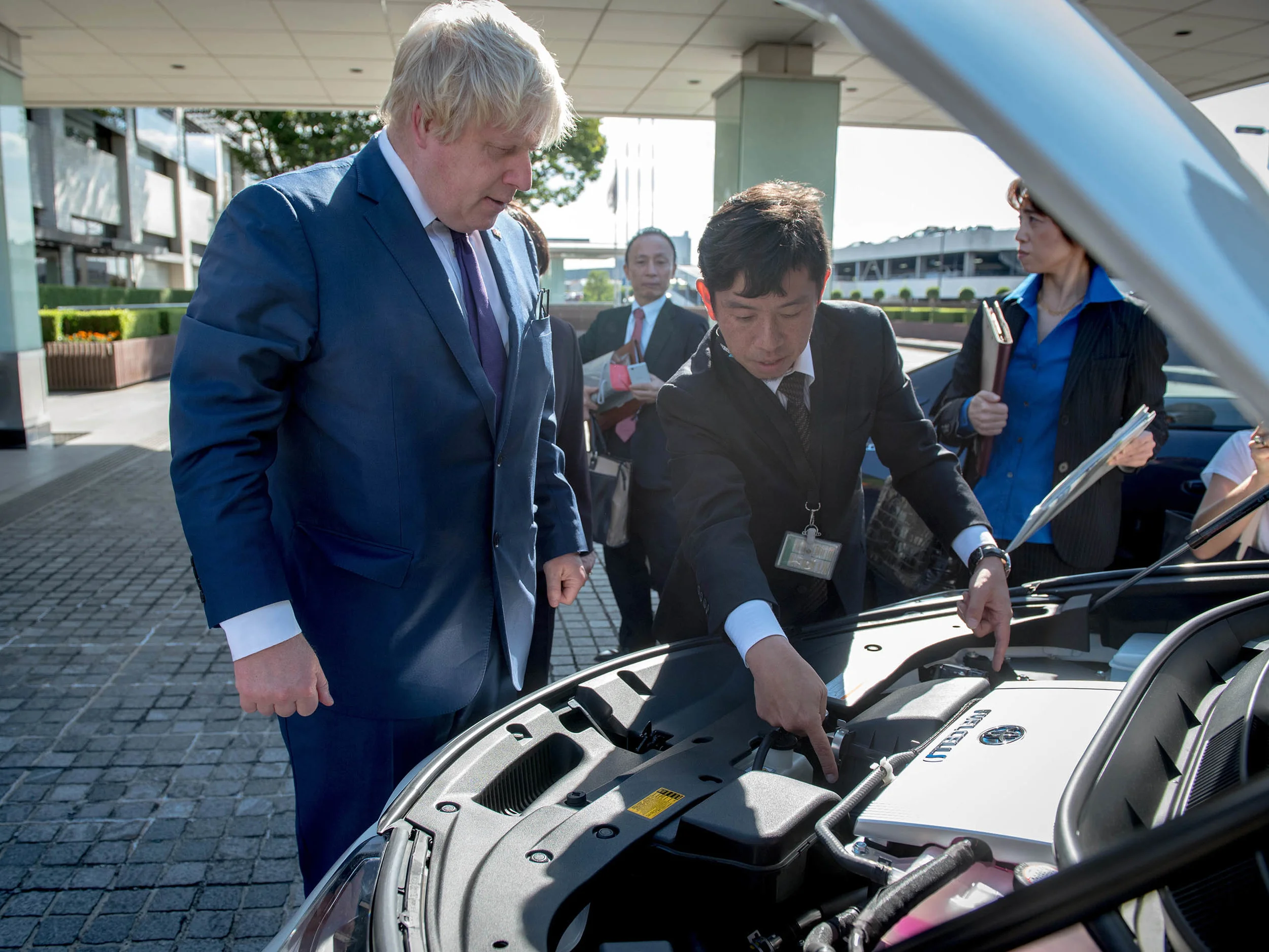 Boris Johnson confirms hydrogen Toyota for TfL