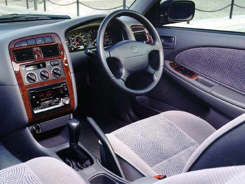 Toyota-Avensis-4.jpg