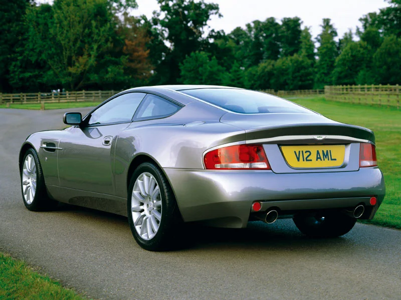 aston-vanquish01.jpg