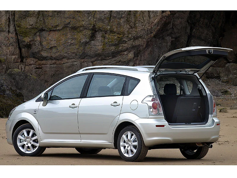 Toyota Verso (2002-2007)