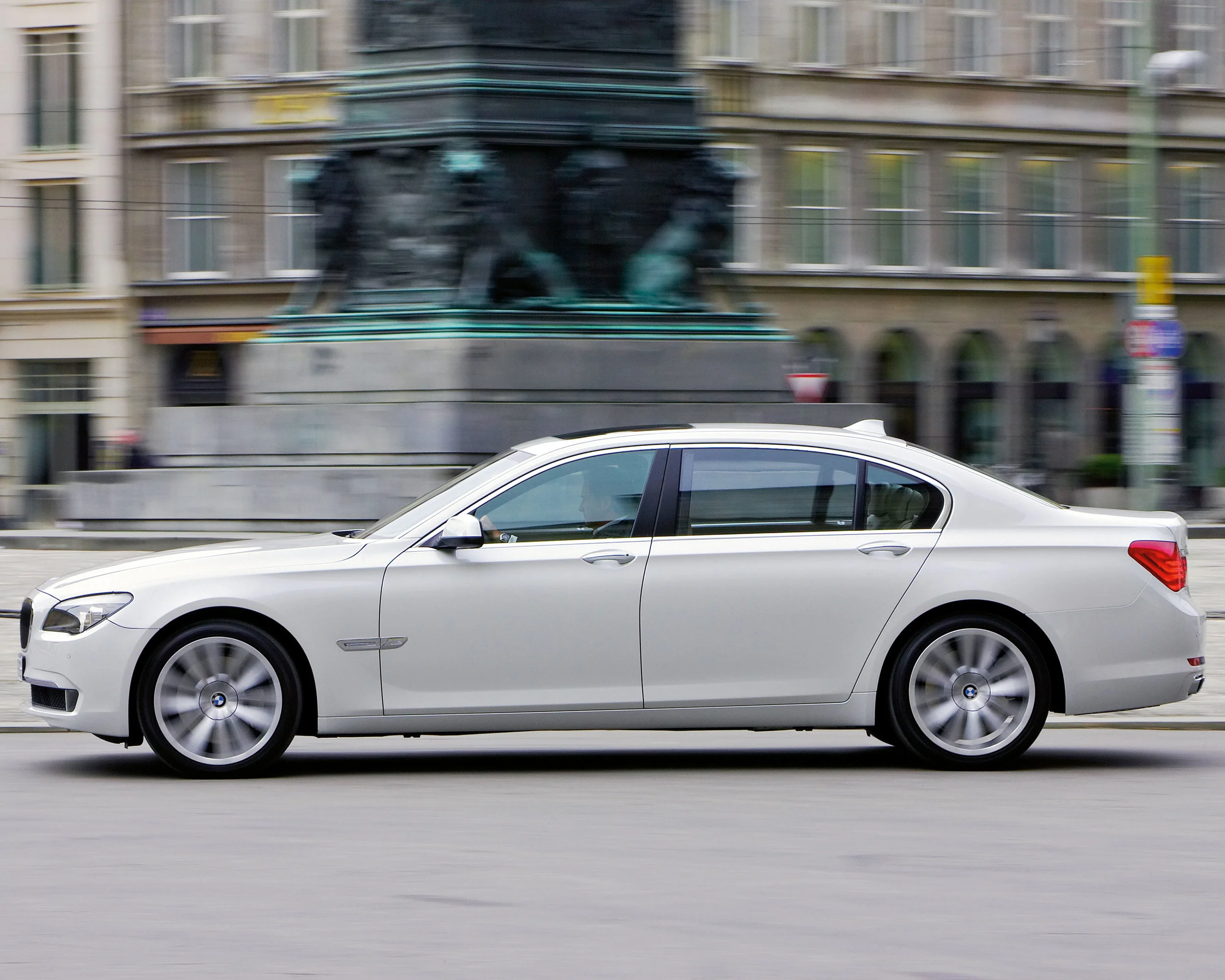 BMW 7-Series (2009-2015)