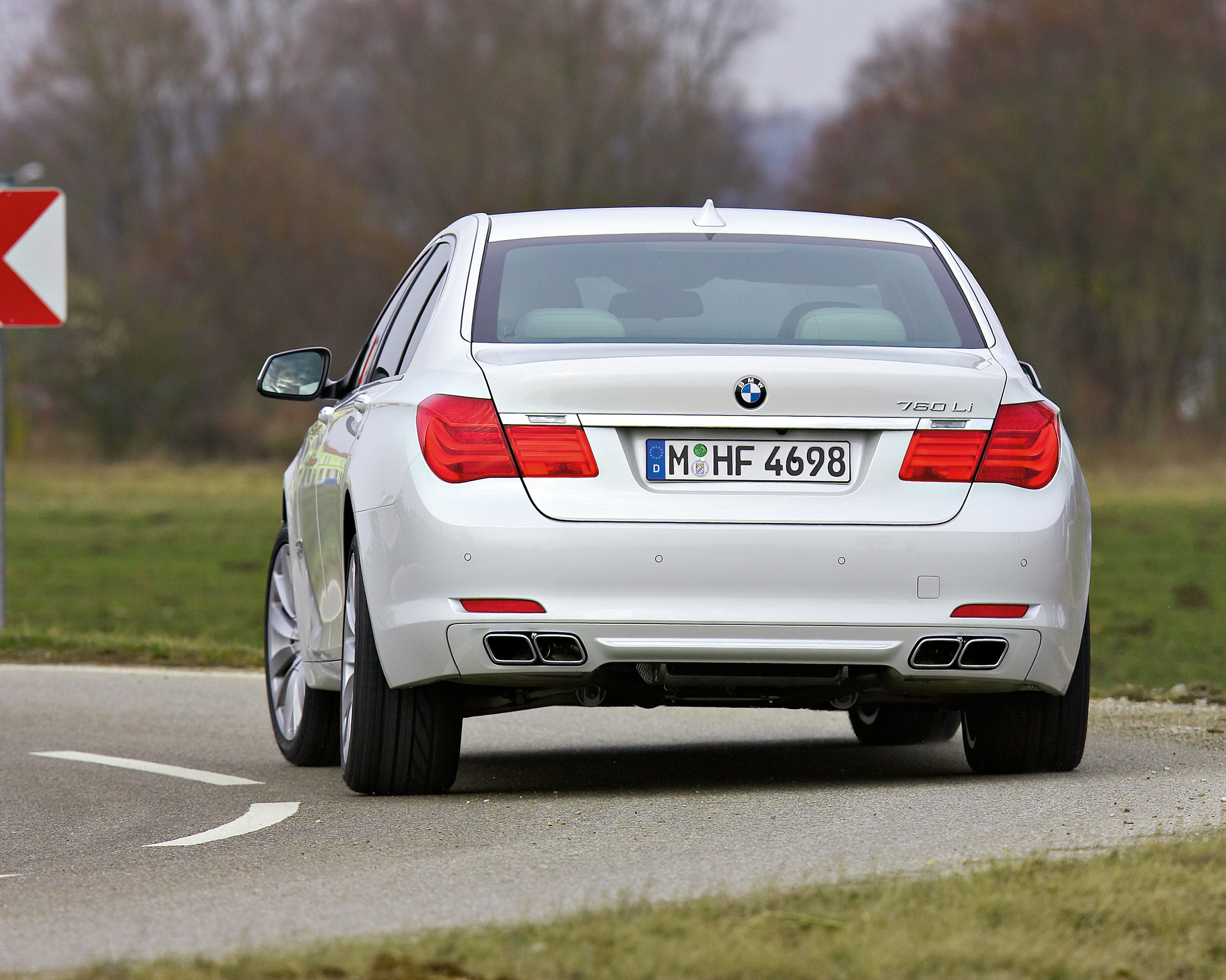 BMW 7-Series (2009-2015) 