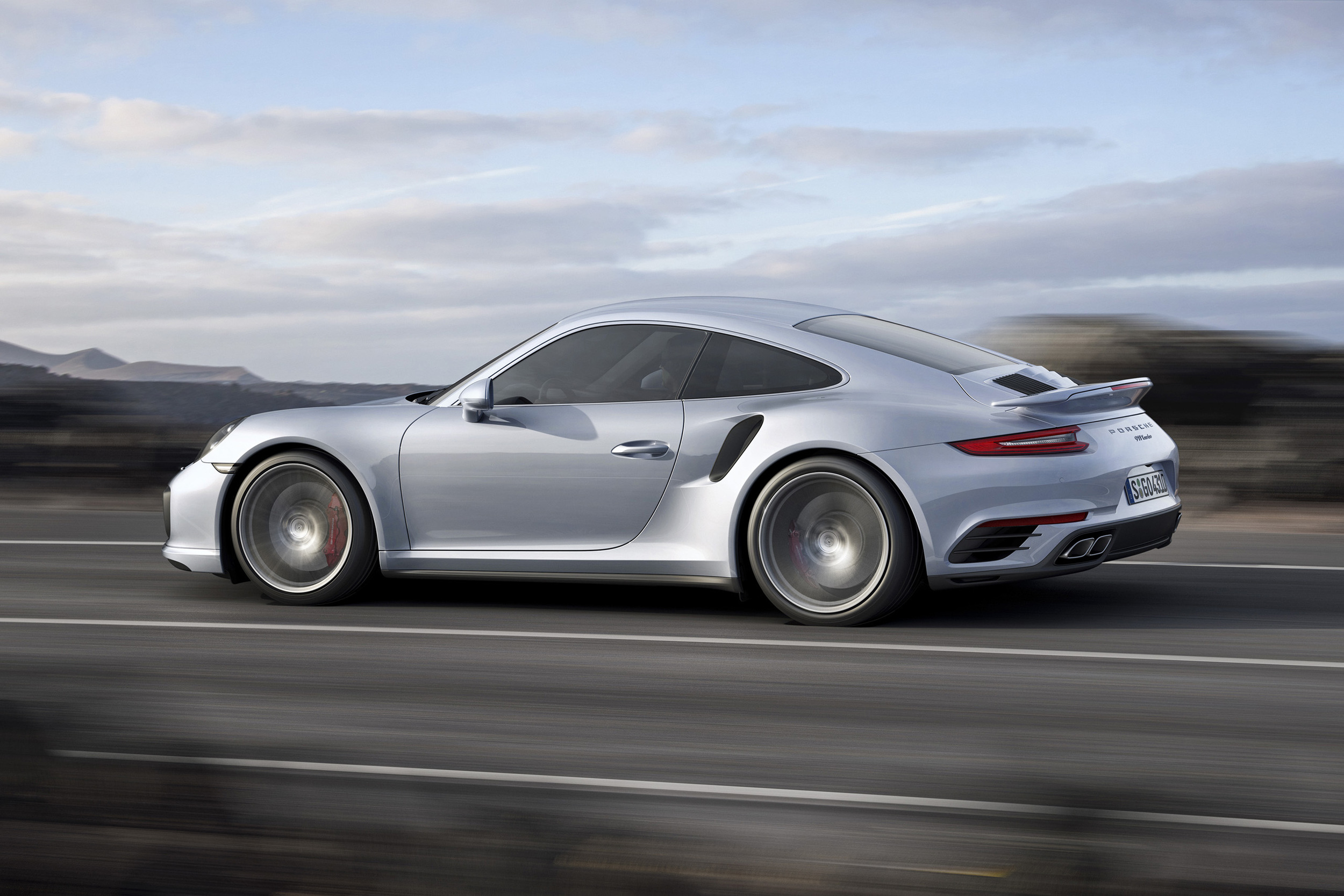 Facelifted Porsche 911 Turbo revealed