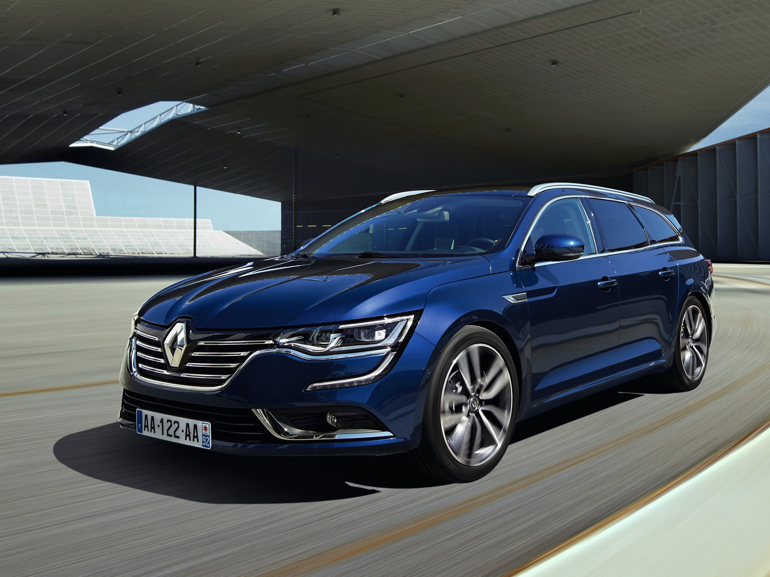 Renault reveals new Talisman Estate