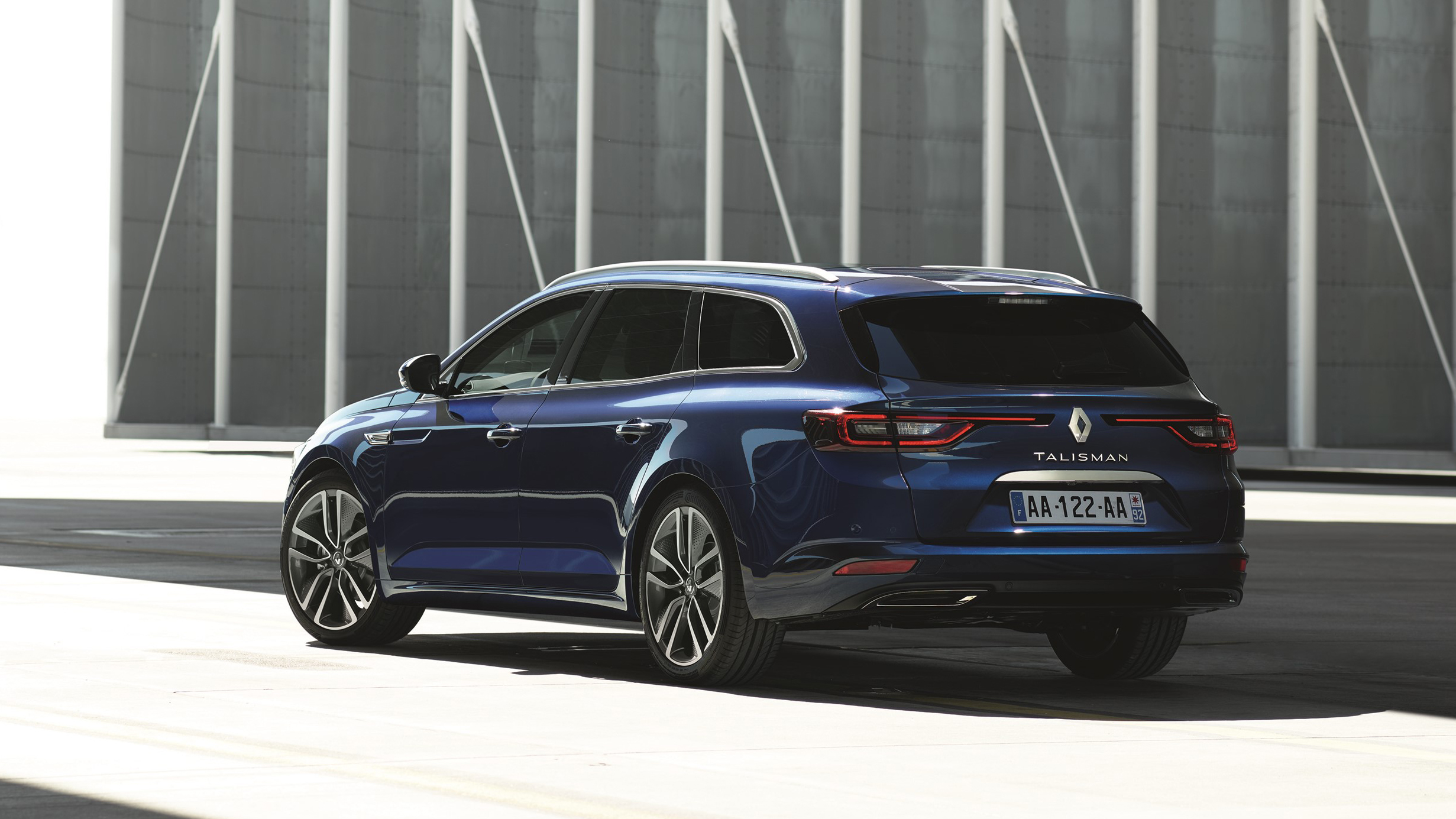 Renault reveals new Talisman Estate