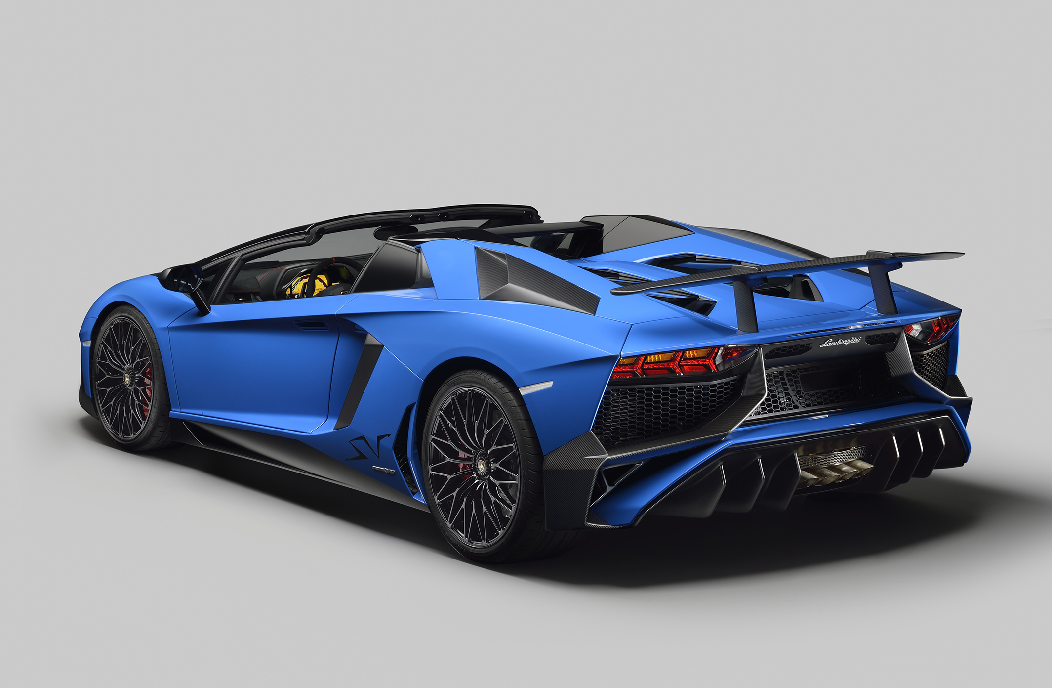 Lamborghini unveils Aventador LP 750-4 SV Roadster