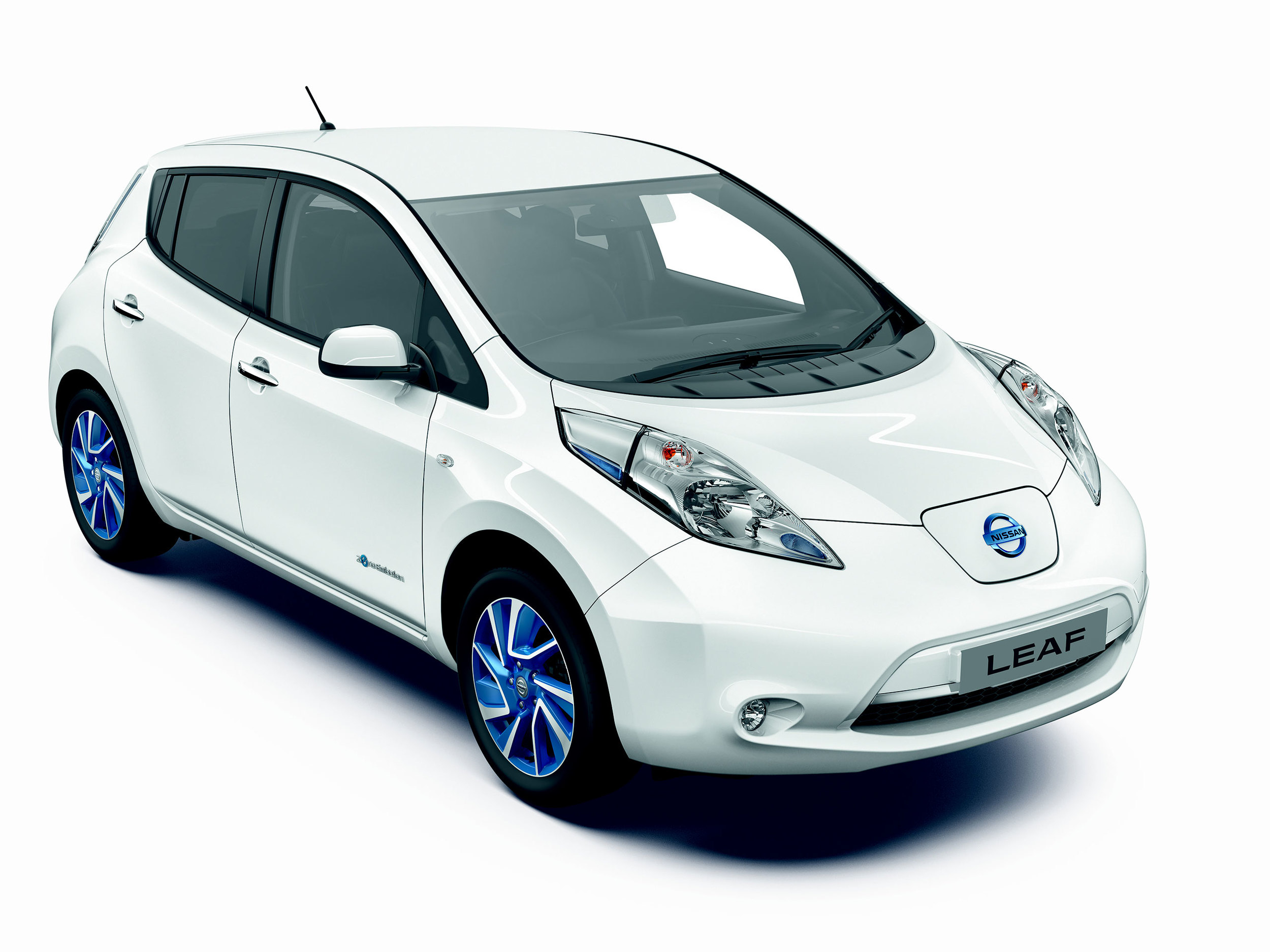 Nissan adds Acenta+ to LEAF range