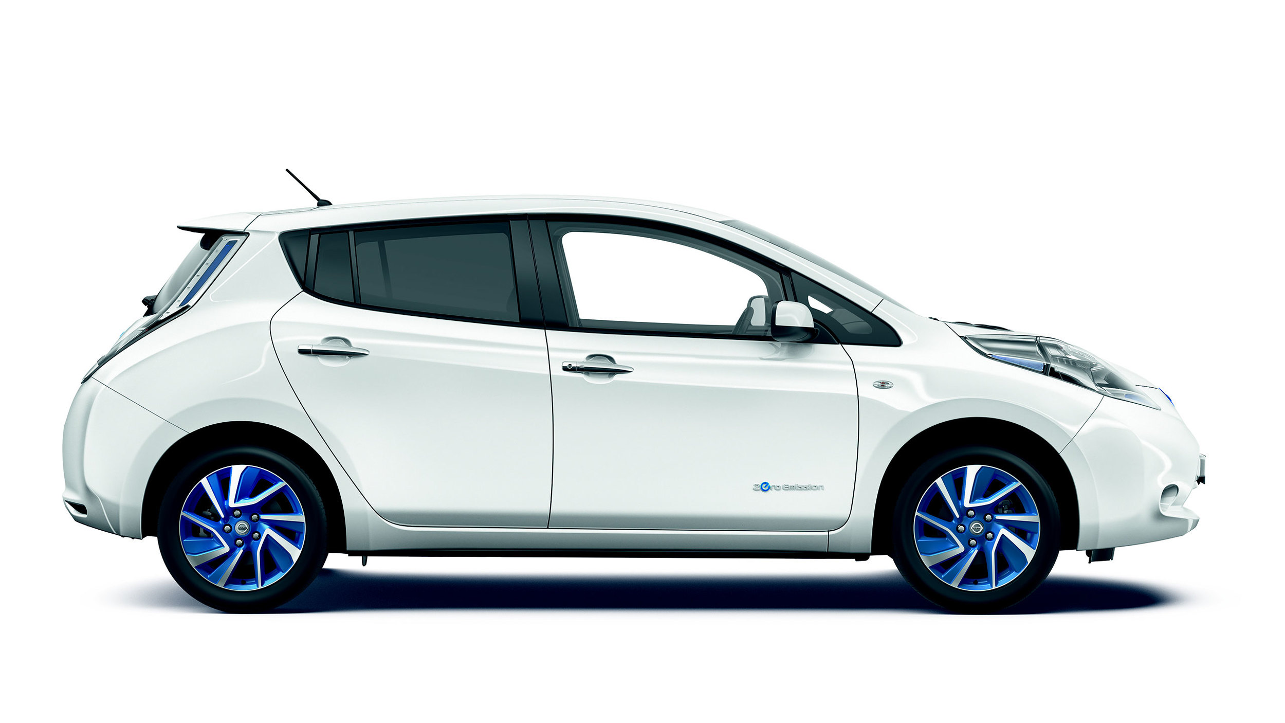 Nissan adds Acenta+ to LEAF range