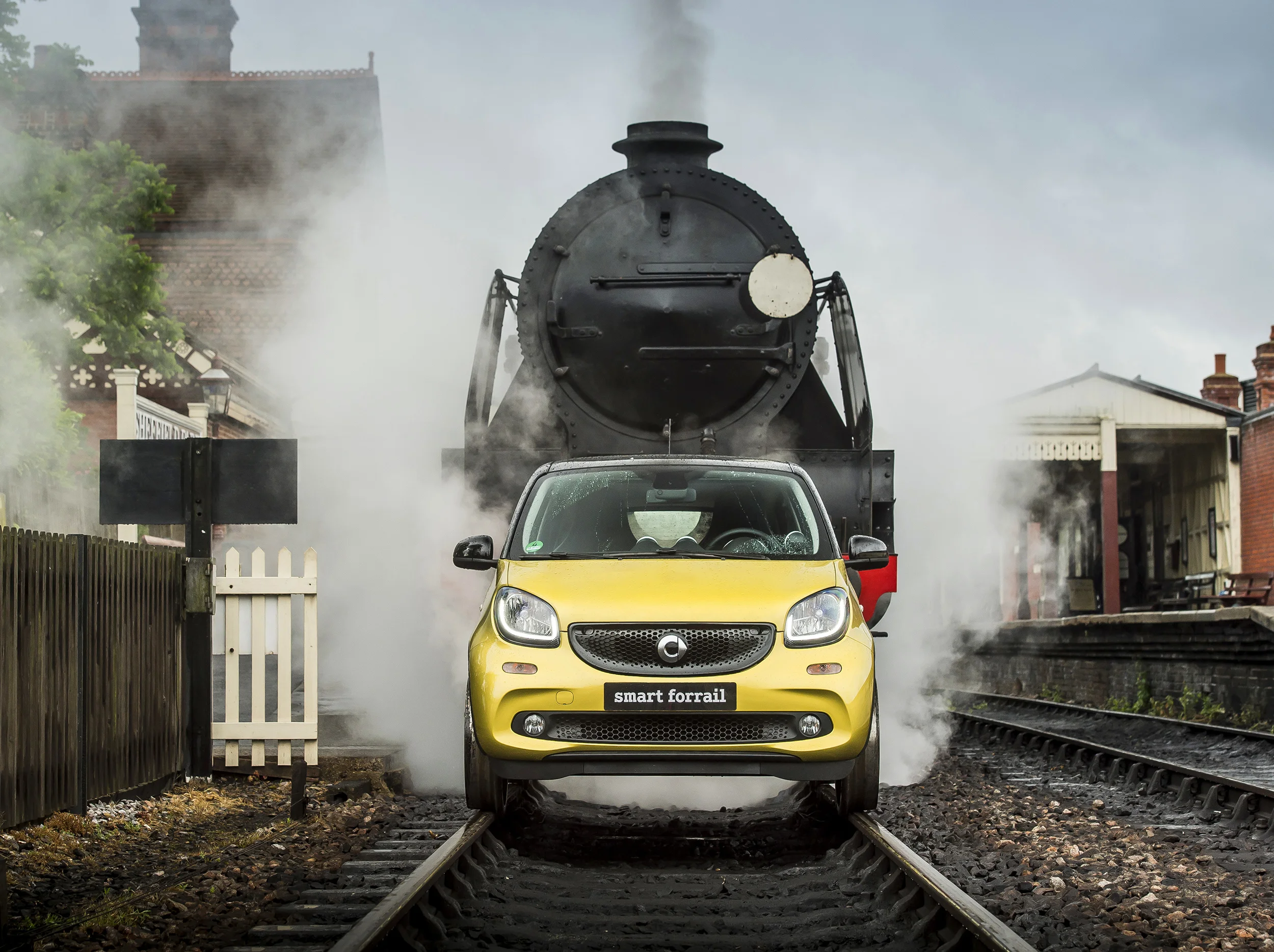 smart 'forrail' debuts on track