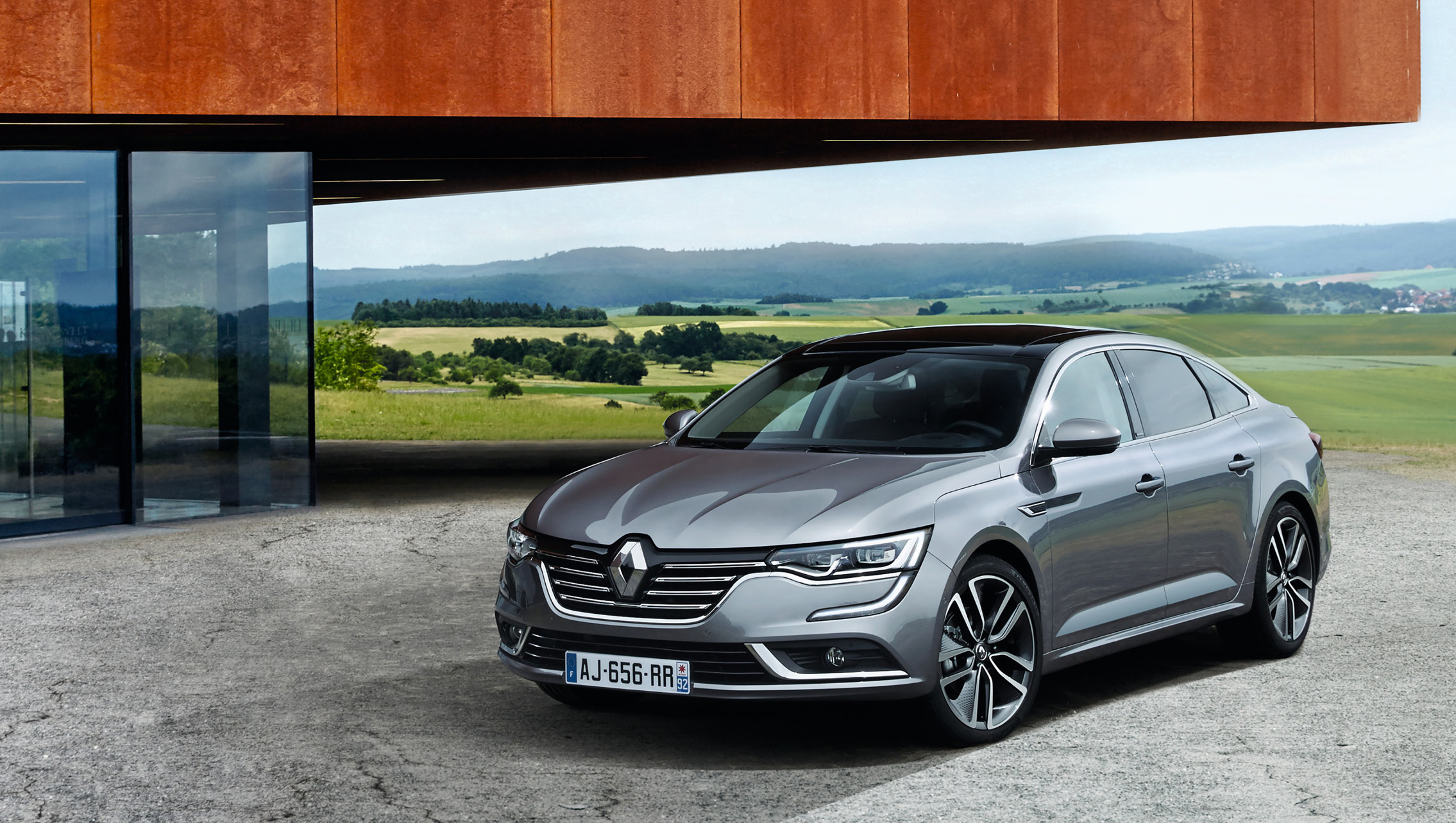 Renault reveals new Talisman saloon