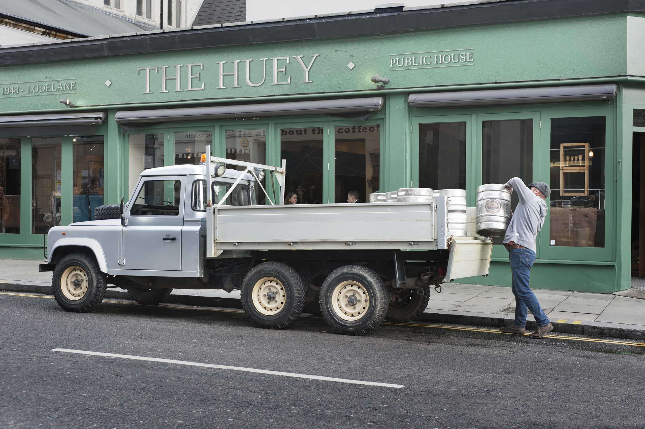 Land Rover 'taxi' tackles streets of London